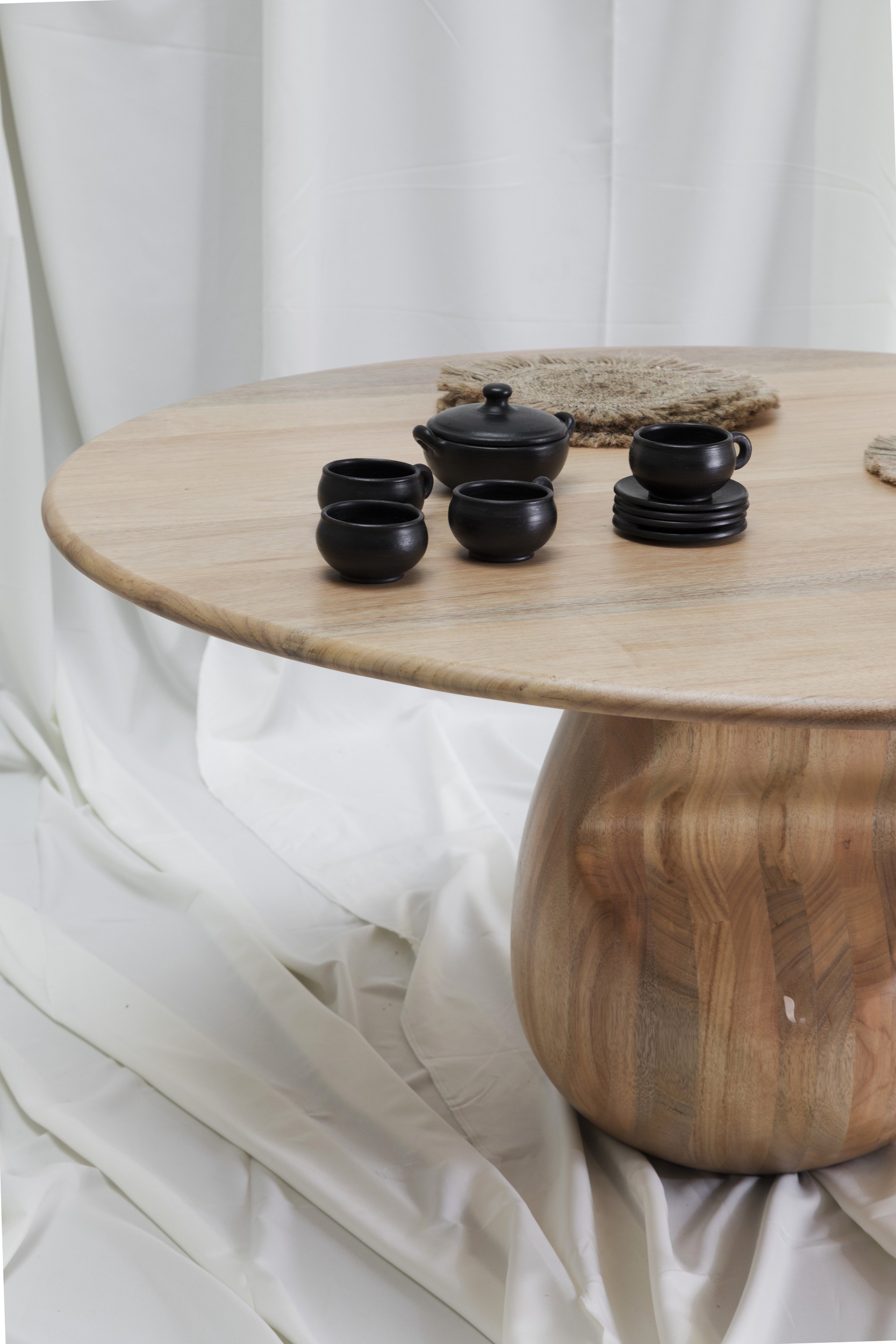 Droplet Dining Table by Laluz 6