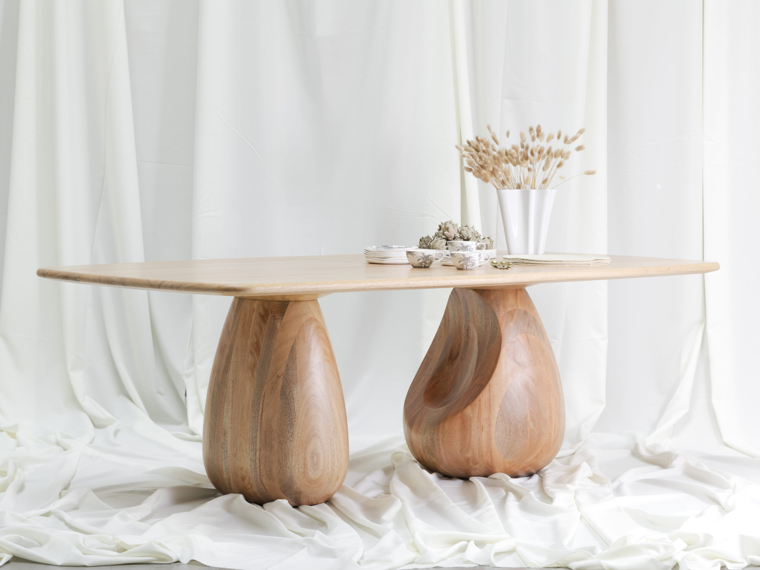 Mar Dining Table by Laluz 3