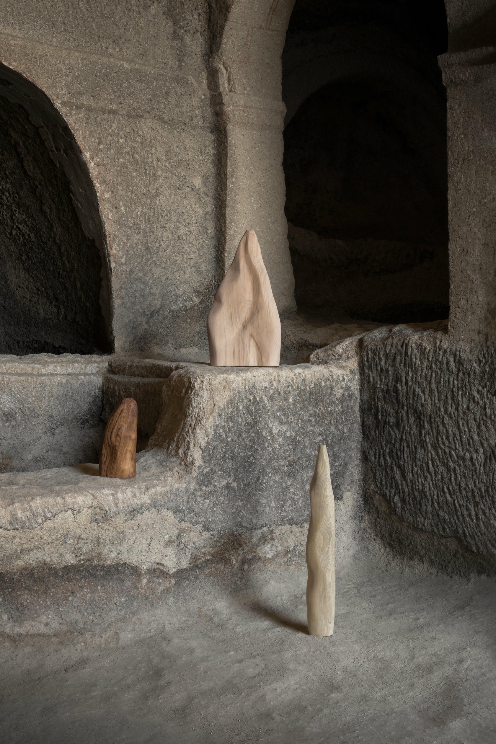 Relief Ash Vase 01 by Alice Lahana Studio 5