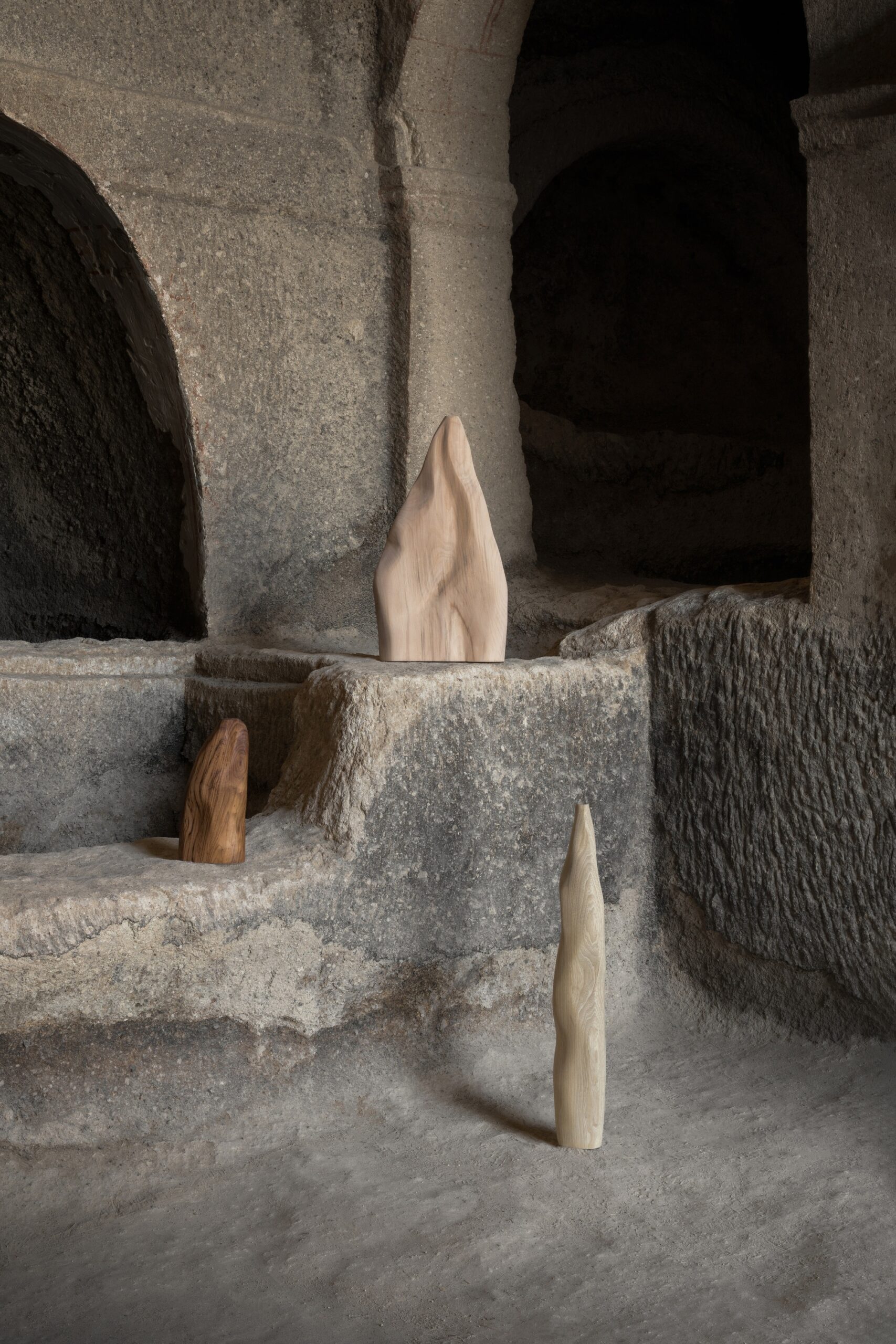 Relief Ash Vase 01 by Alice Lahana Studio 5