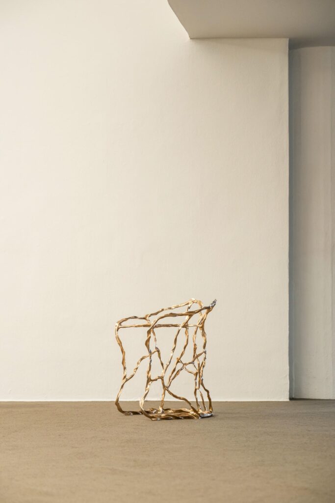 fakasaka ava bench galerie philia 01