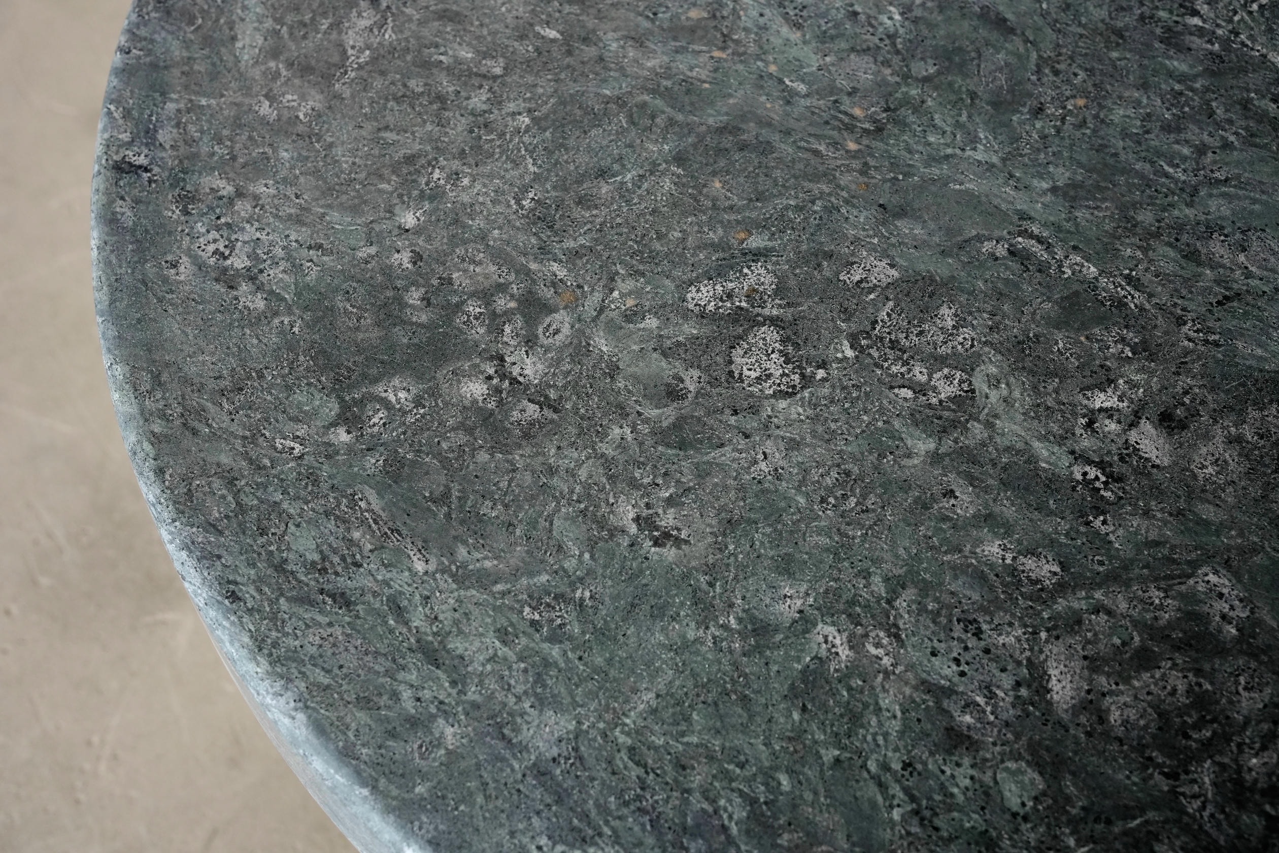 Soapstone Relevo Dining Table, Giorgio Bonaguro 3