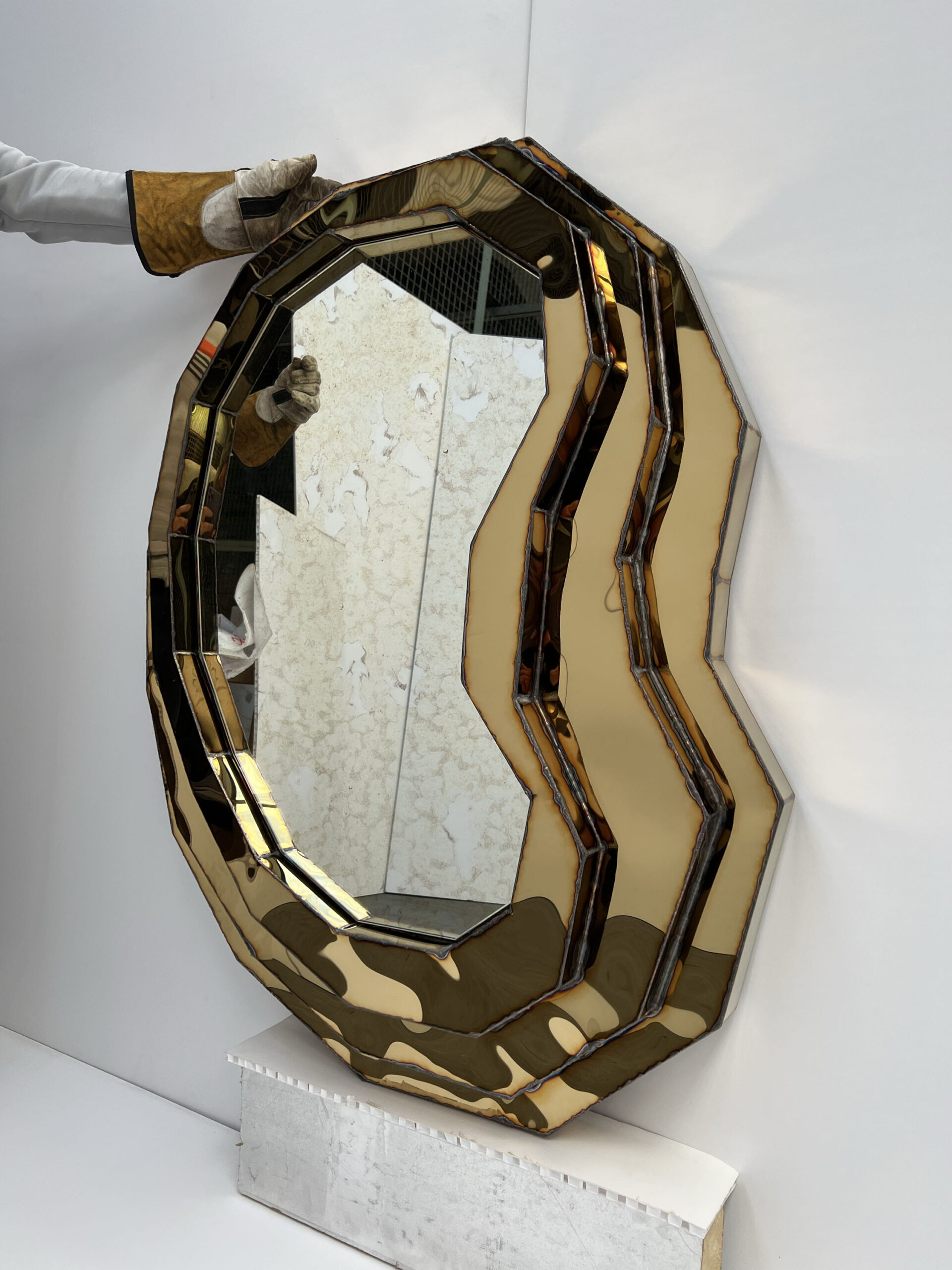 Steppe Mirror in Welded Mirror Polished Stainless Steel by Julian Mayor 2
