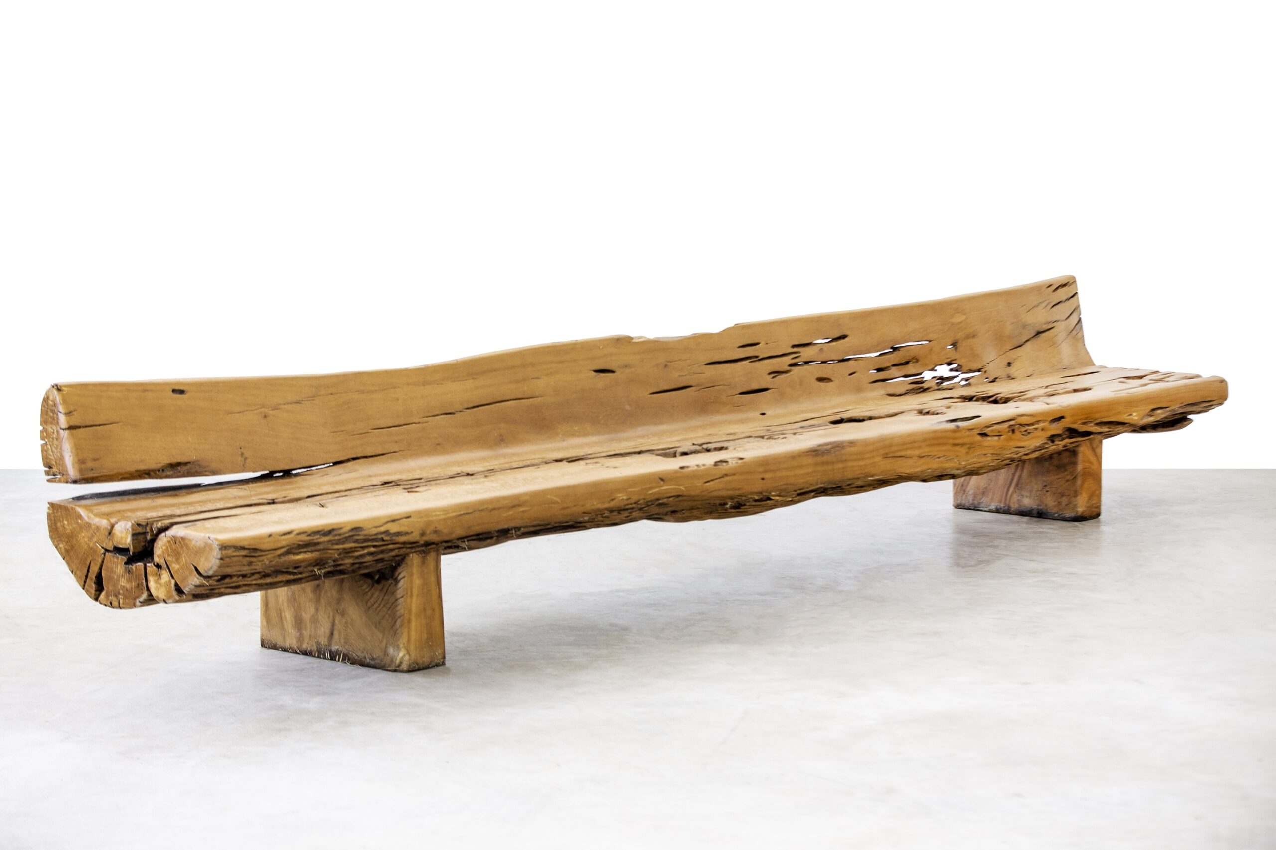 Tiquara Bench in Pequi Wood by Hugo França 4