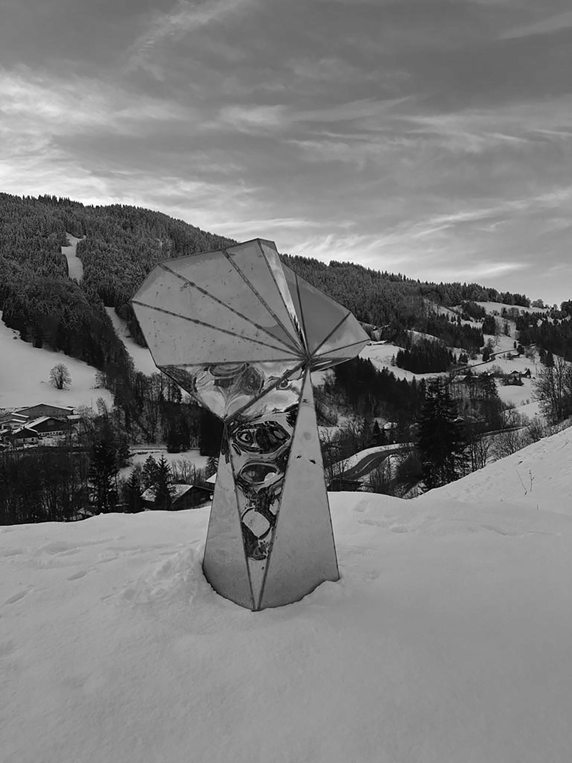 Transmission Sculpture in Welded Mirror Polished Stainless Steel by Julian Mayor 5