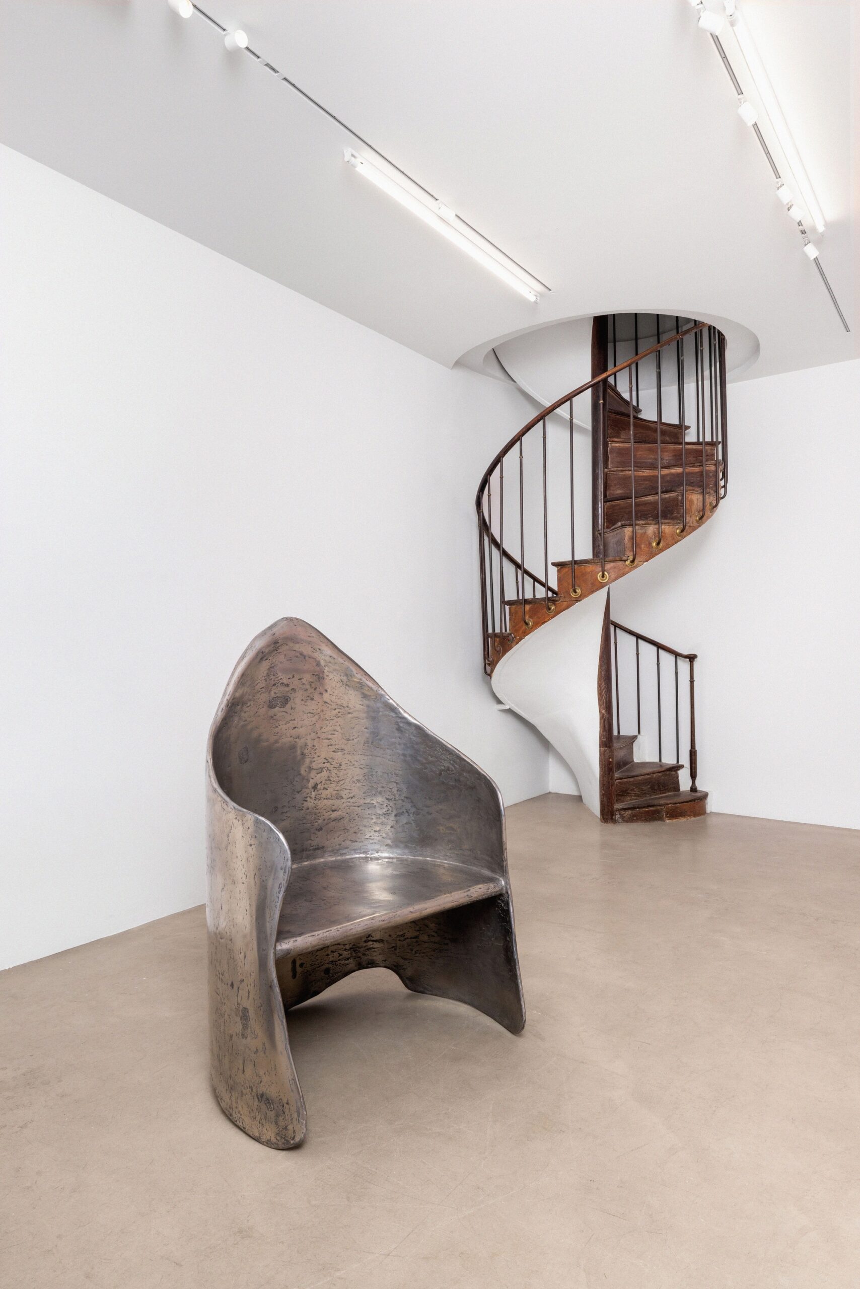 Amaia Chair in Aluminium Brass Mixed Resine on Inox by Atelier Ellery 2