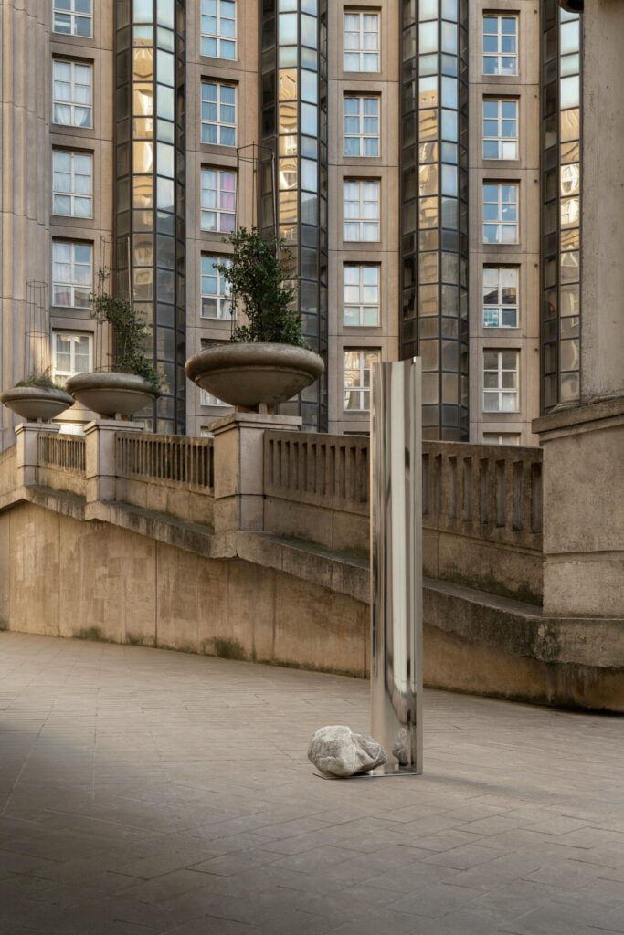 lee sisan proportions of stone lamp galerie philia 01