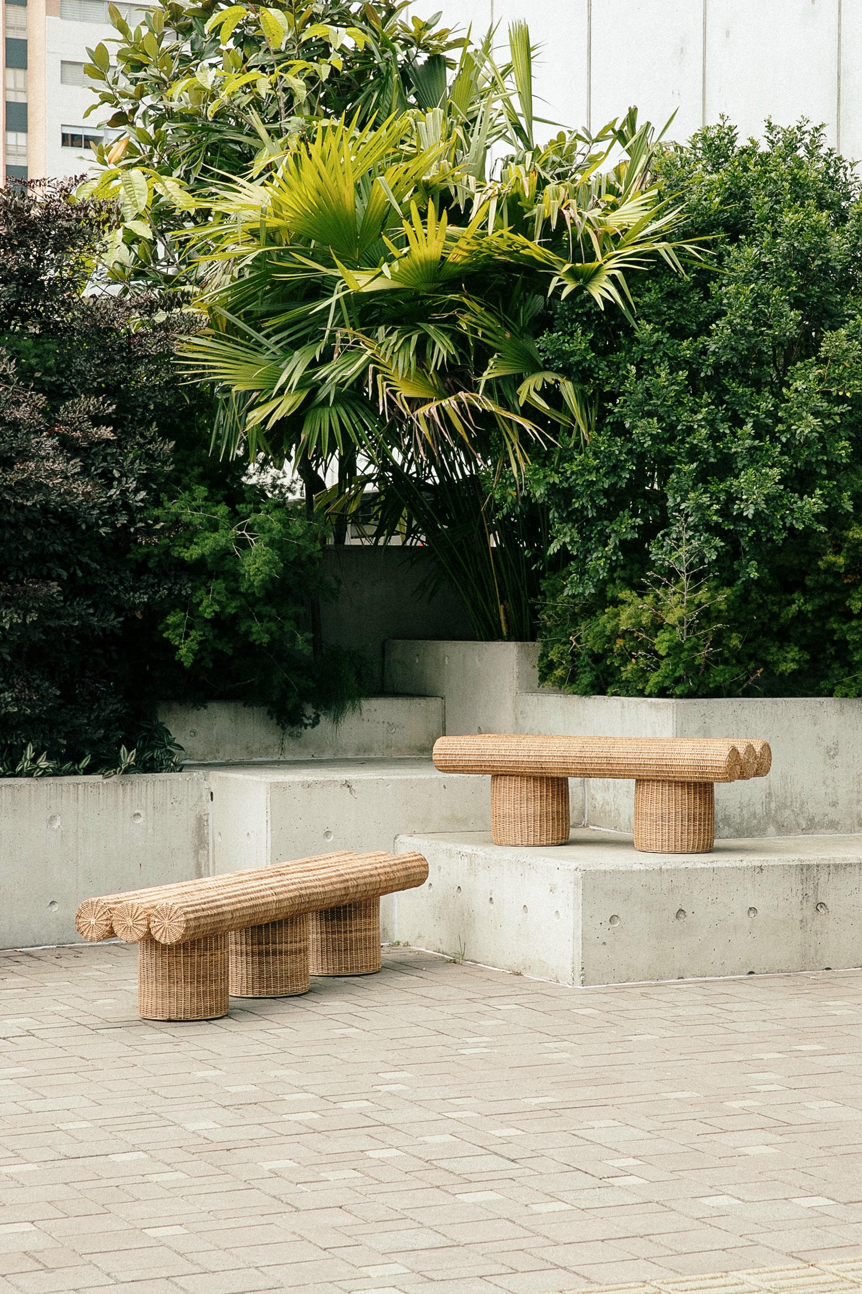 Ibuju 02 Medium Bench in Colombian Woven Yaré Natural Fiber by Fango Studio 16