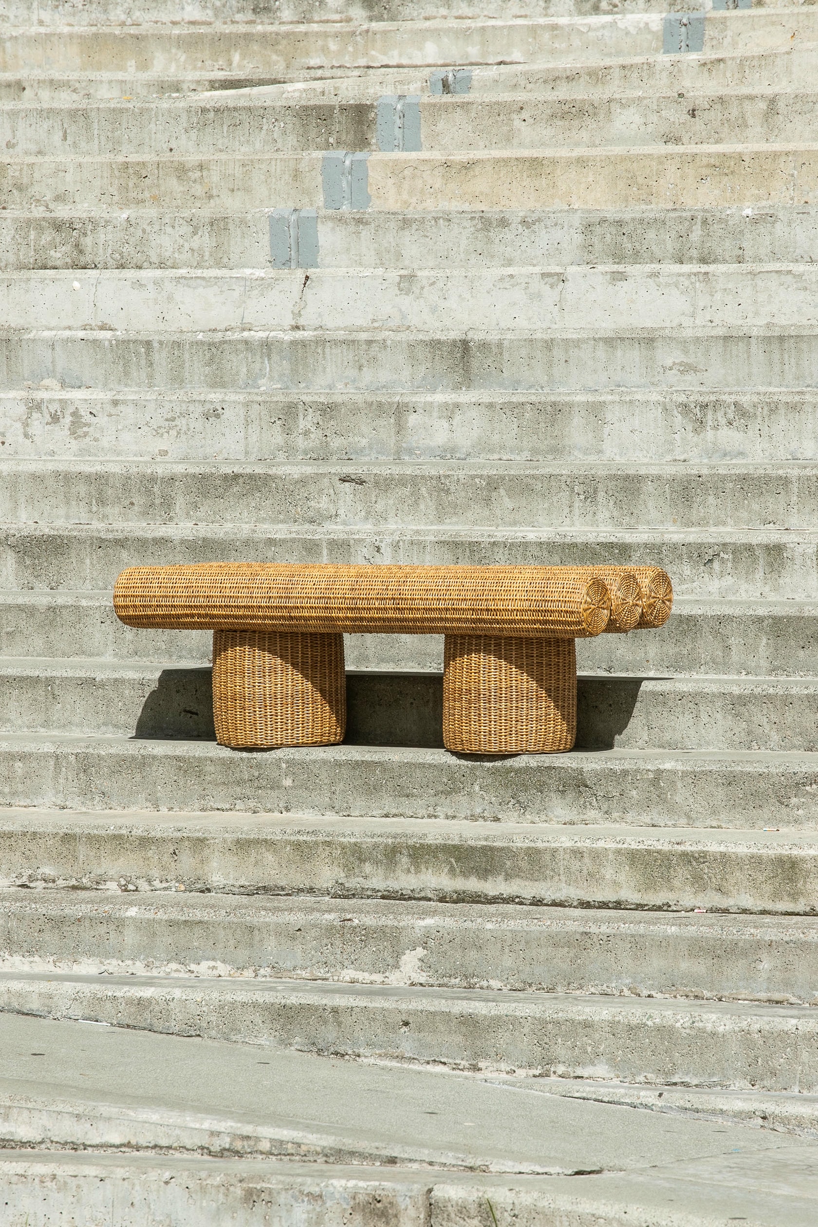 Ibuju 02 Medium Bench in Colombian Woven Yaré Natural Fiber by Fango Studio 3