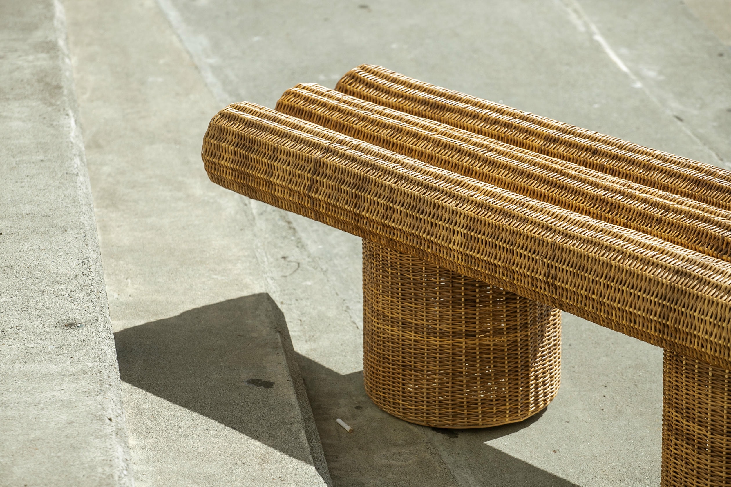 Ibuju 02 Medium Bench in Colombian Woven Yaré Natural Fiber by Fango Studio 7