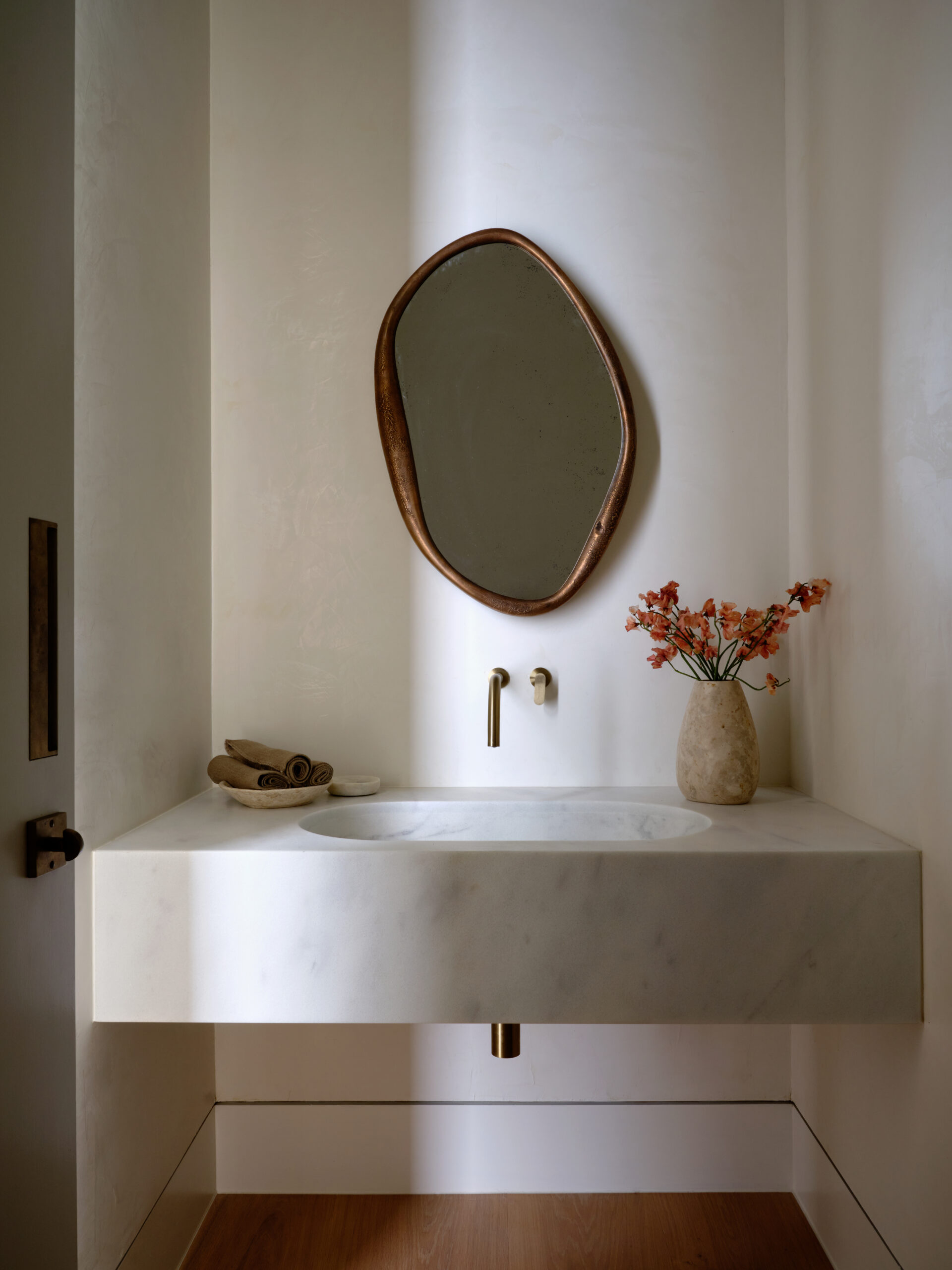 Perfumer XXL Wall Mirror With Hand Molded Bronze Frame by Vogel Studio 10