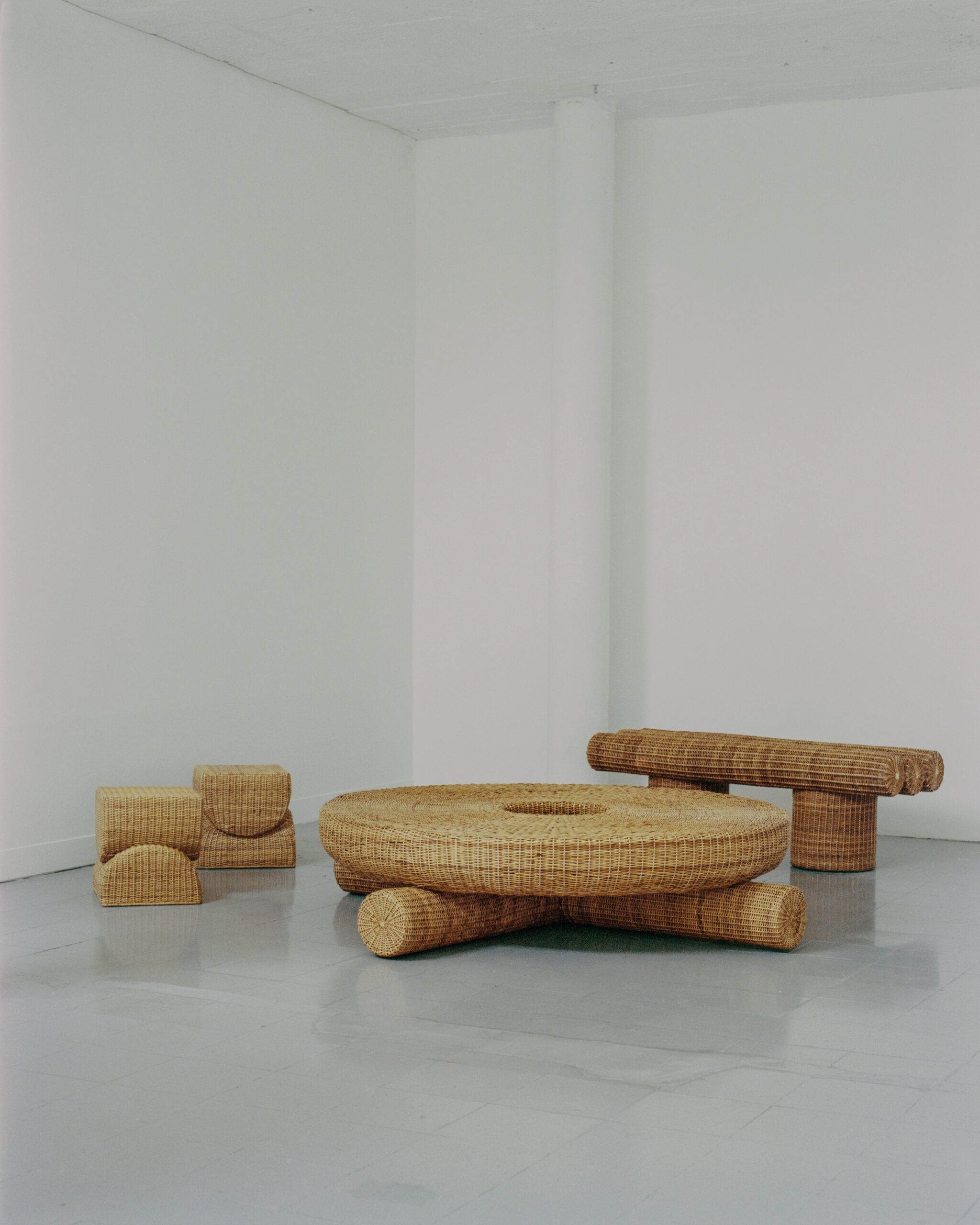 Round Low Coffee Table in Colombian Woven Yaré Natural Fiber by Fango Studio 5