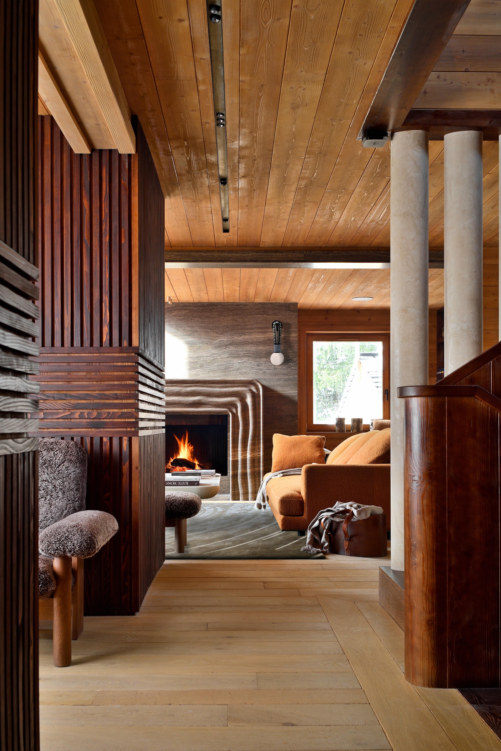 Stone and Marble Yzi Chimney Fireplace by KY ARCHITECTURE 5