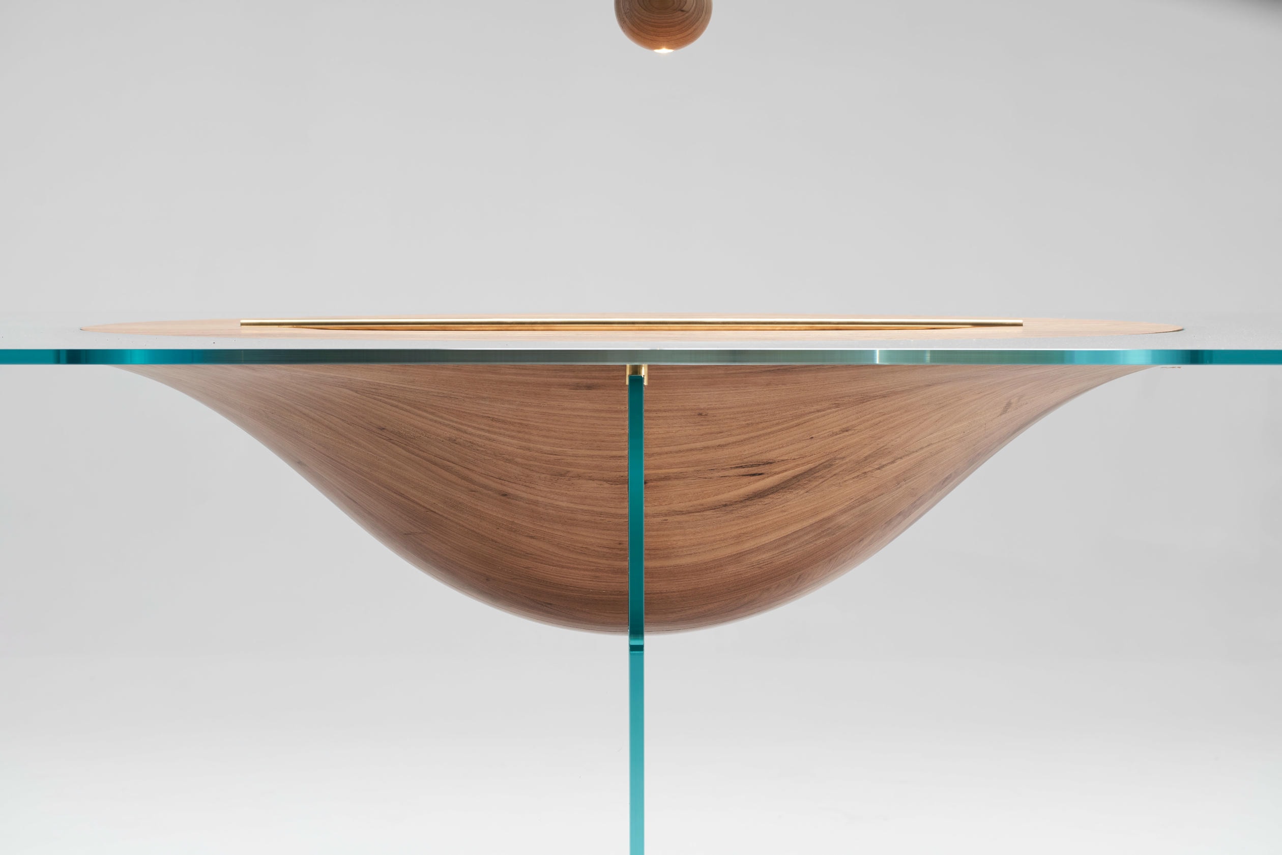 Wood and Glass Mesa Flutua by Atelier Andre Ferri 5