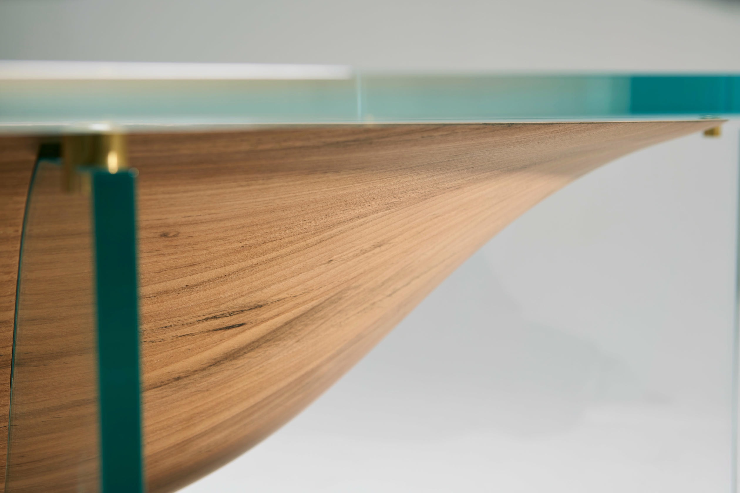 Wood and Glass Mesa Flutua by Atelier Andre Ferri 8
