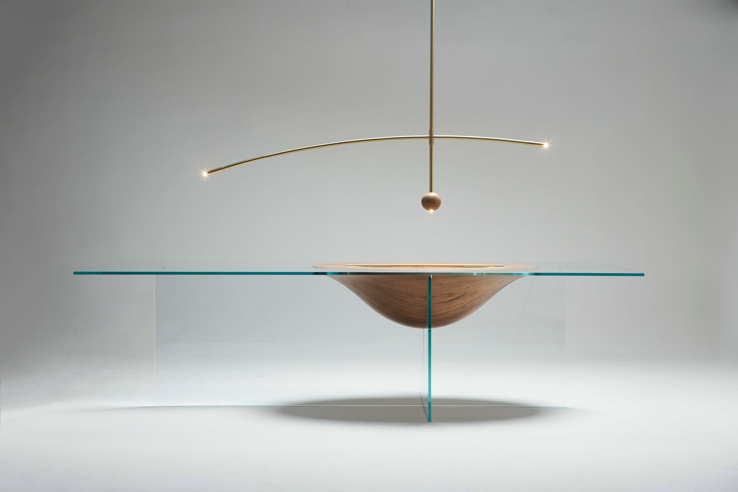 Wood and Glass Mesa Flutua by Atelier Andre Ferri 9