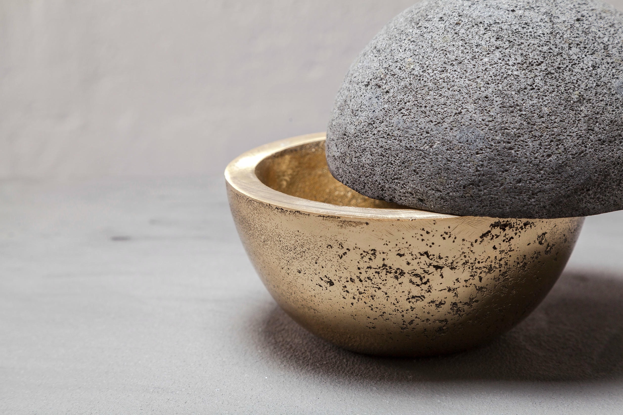 Hemisferio Table Lamp in Polished Bronze & Volcanic Stone by Estudio Andean 2