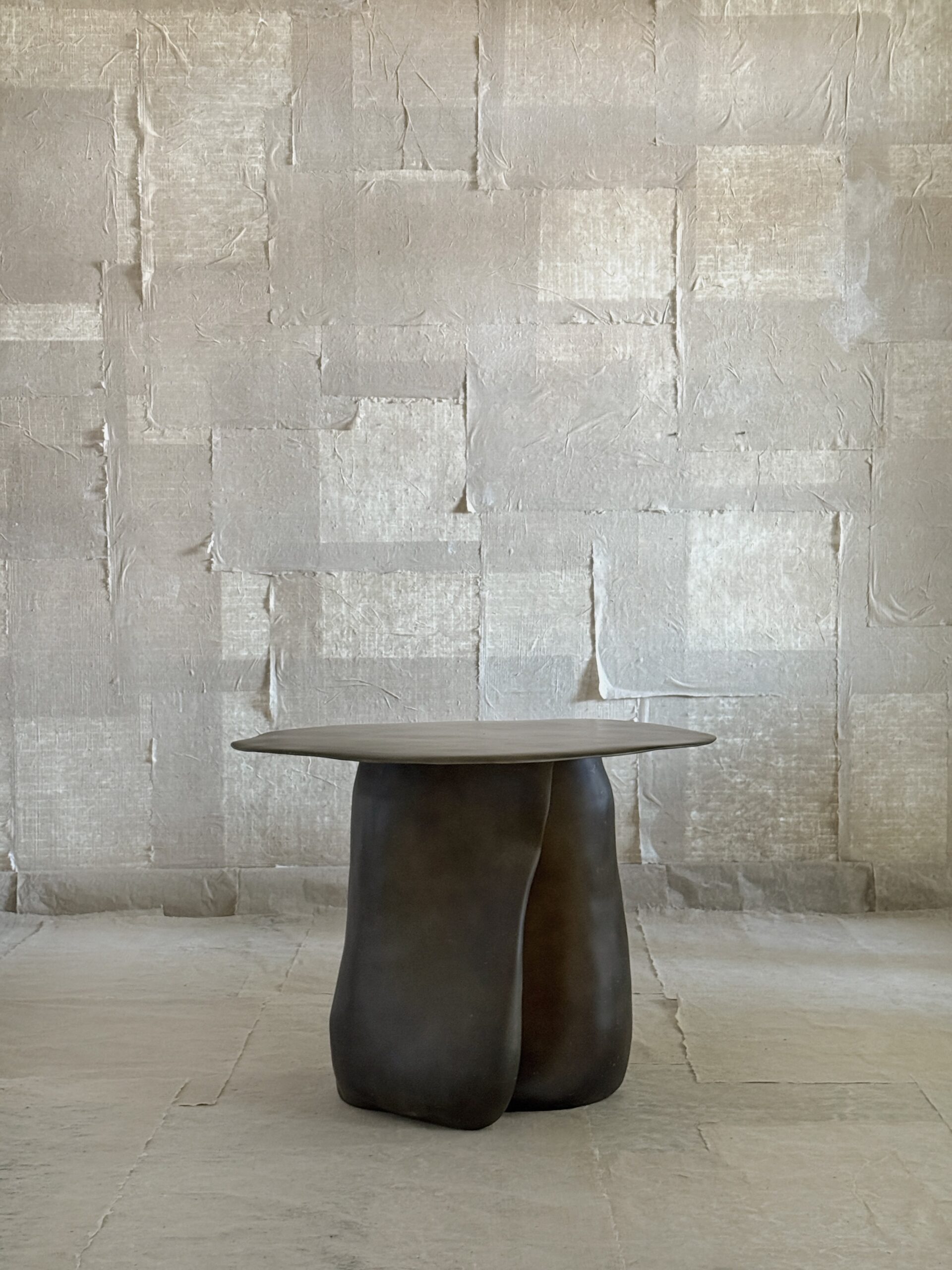 Moss Brown Formless Fiberglass Round Table by kar 2