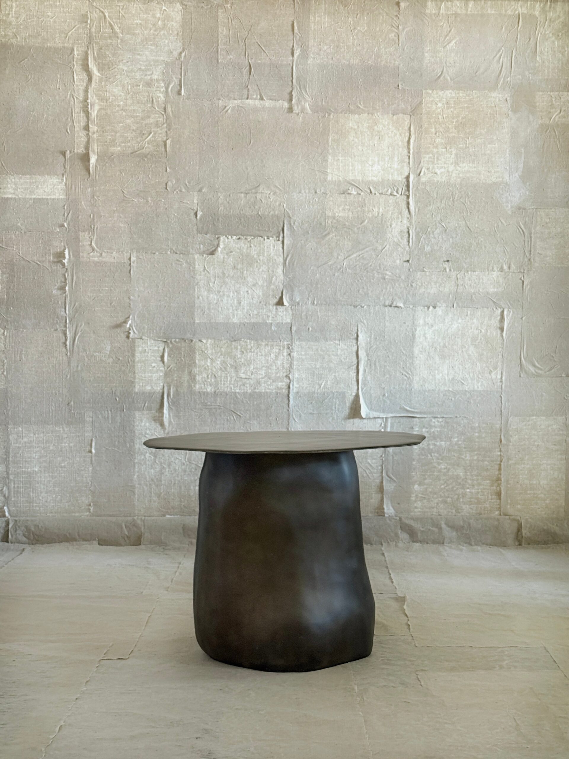 Moss Brown Formless Fiberglass Round Table by kar 6