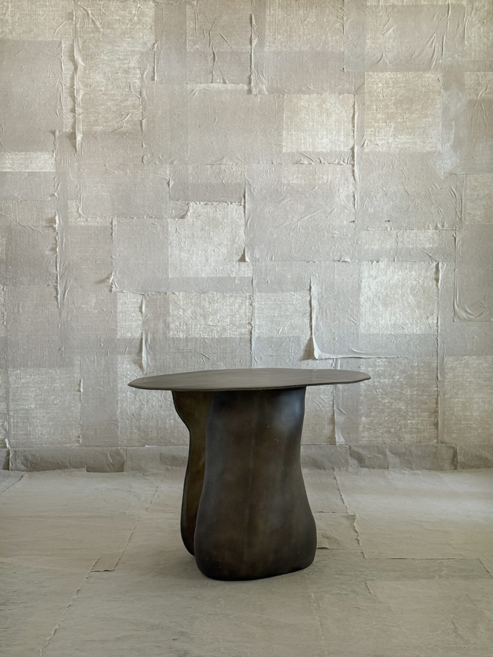 Moss Brown Formless Fiberglass Round Table by kar 6