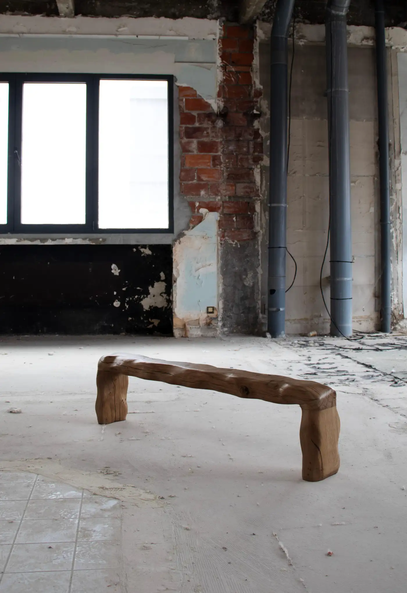 Naia Bench in Hand Carved Varnished French Oak by Alice Lahana Studio 16