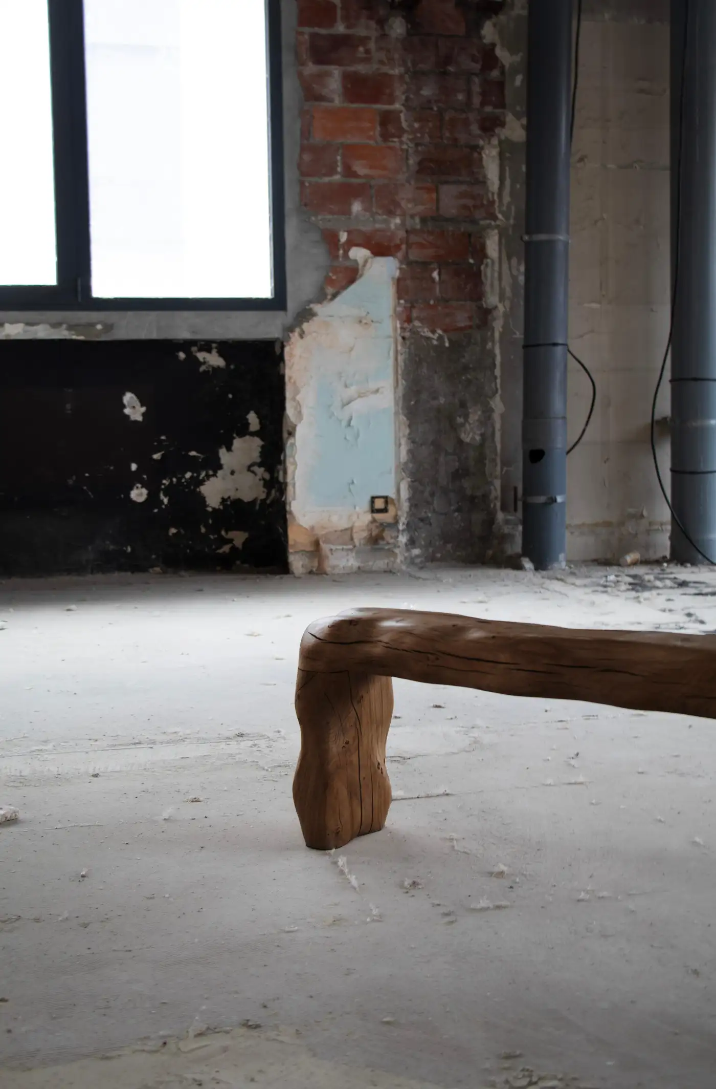Naia Bench in Hand Carved Varnished French Oak by Alice Lahana Studio 6