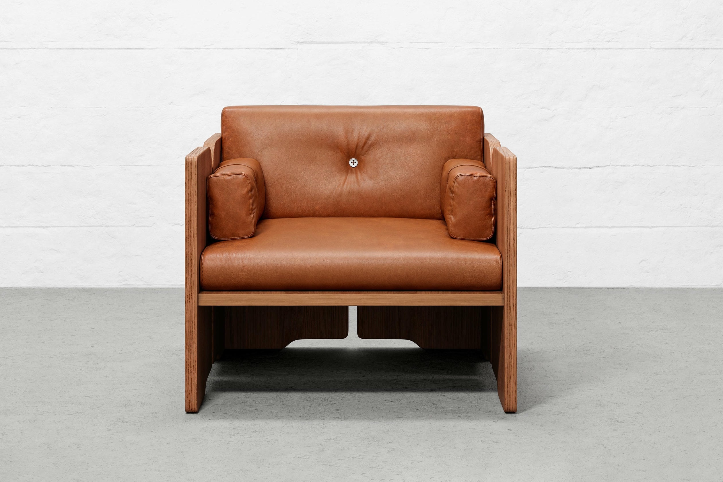 Perfidia 3 Lounge Chair in Natural Leather, Wood & Steel by Estudio Andean 3