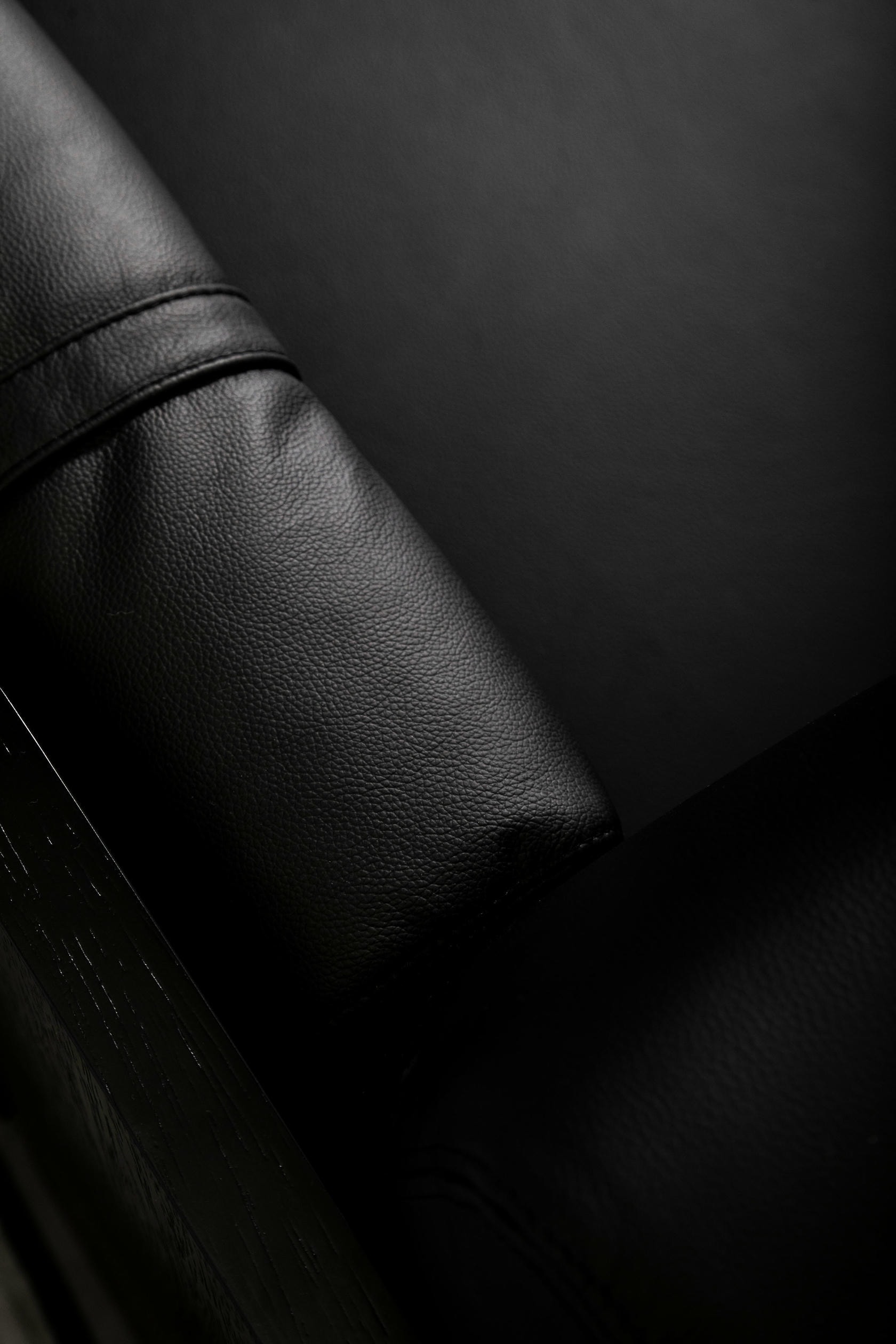 Perfidia 3 Seater Sofa in Ébano Wood, Leather & Aged Brass by Estudio Andean 12
