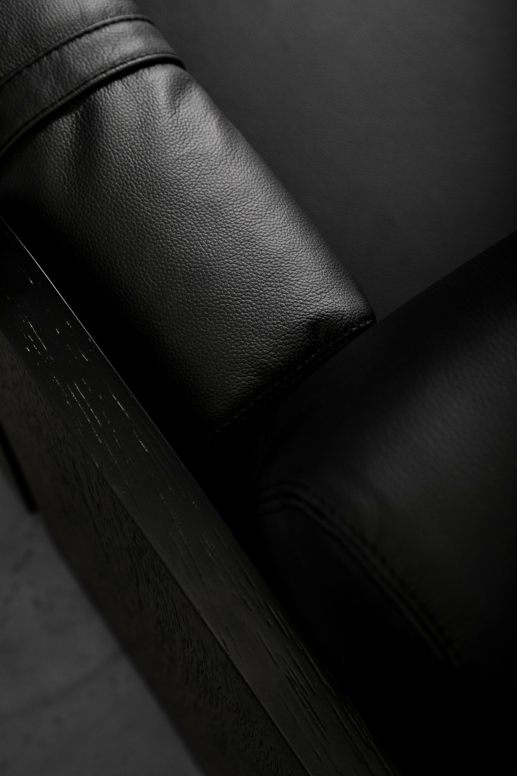 Perfidia 3 Seater Sofa in Ébano Wood, Leather & Aged Brass by Estudio Andean 13
