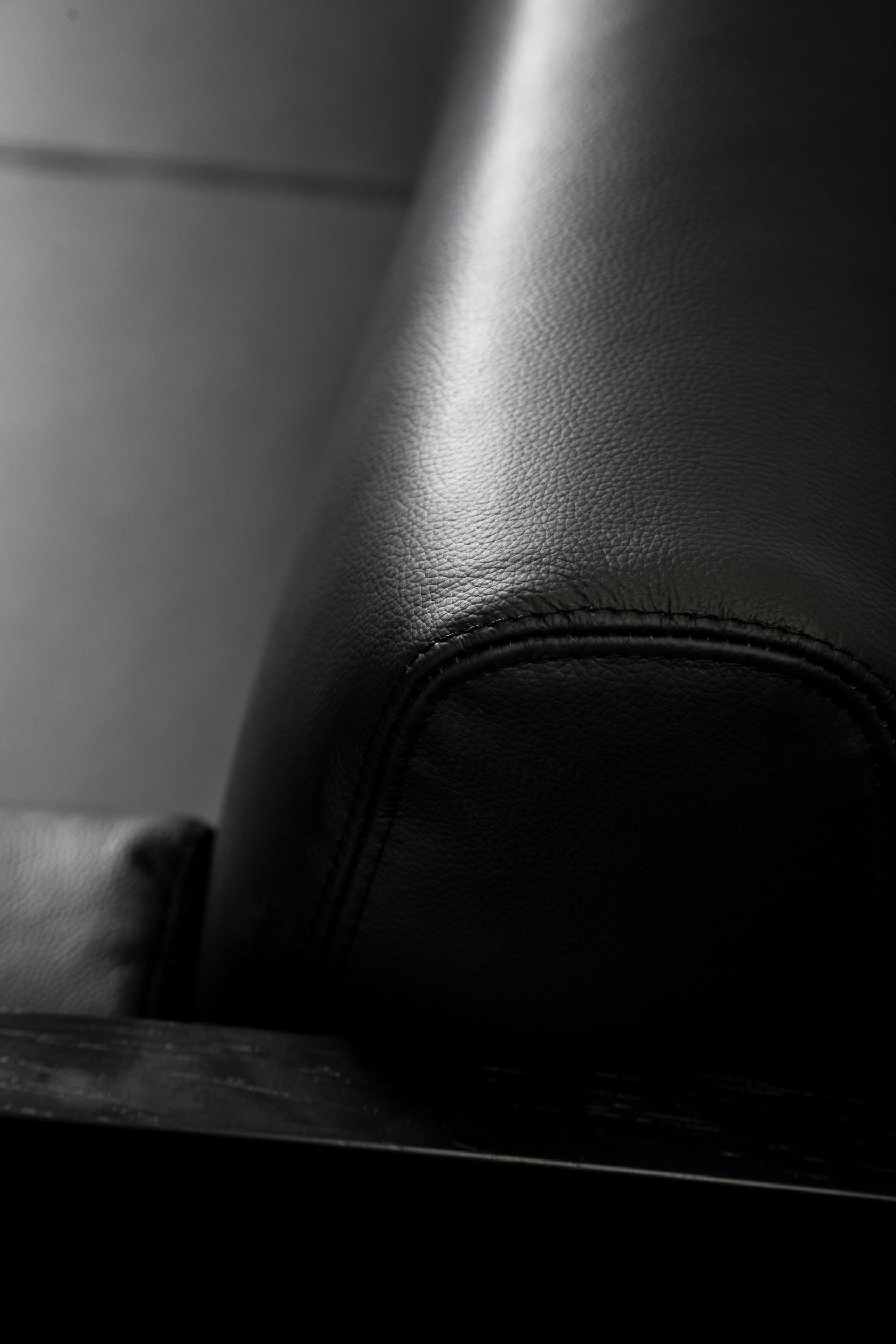 Perfidia 3 Seater Sofa in Ébano Wood, Leather & Aged Brass by Estudio Andean 14