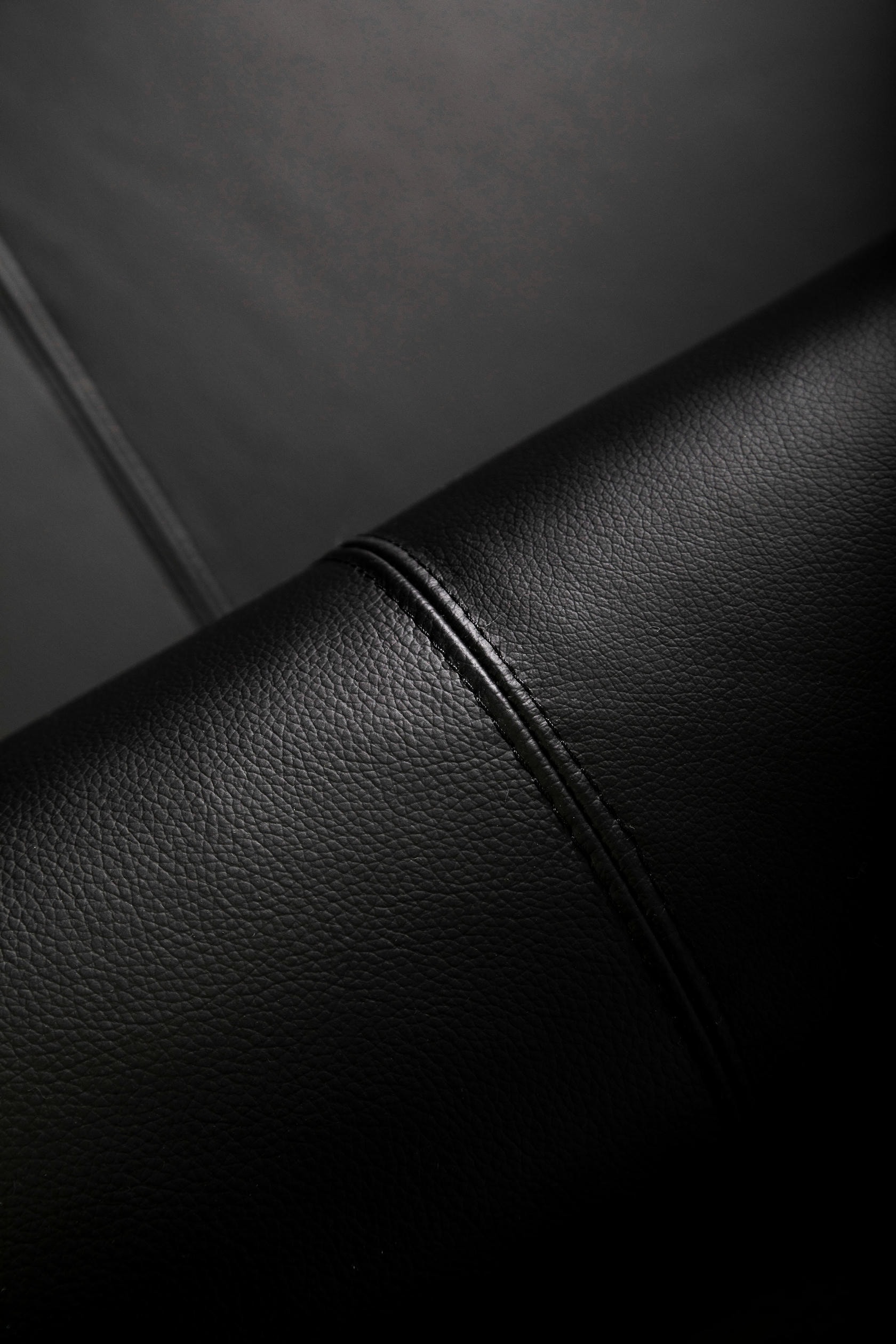 Perfidia 3 Seater Sofa in Ébano Wood, Leather & Aged Brass by Estudio Andean 16