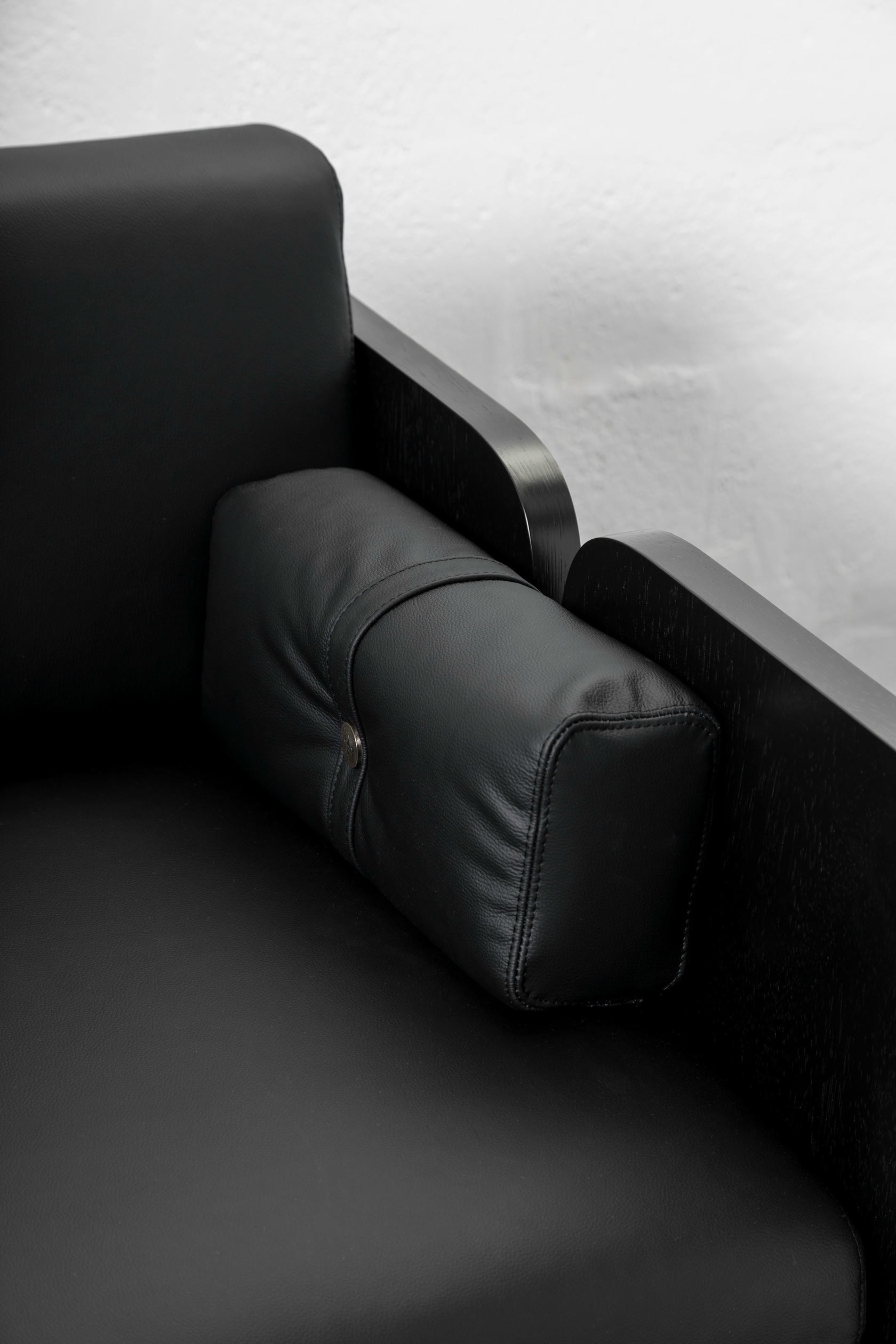 Perfidia 3 Seater Sofa in Ébano Wood, Leather & Aged Brass by Estudio Andean 3