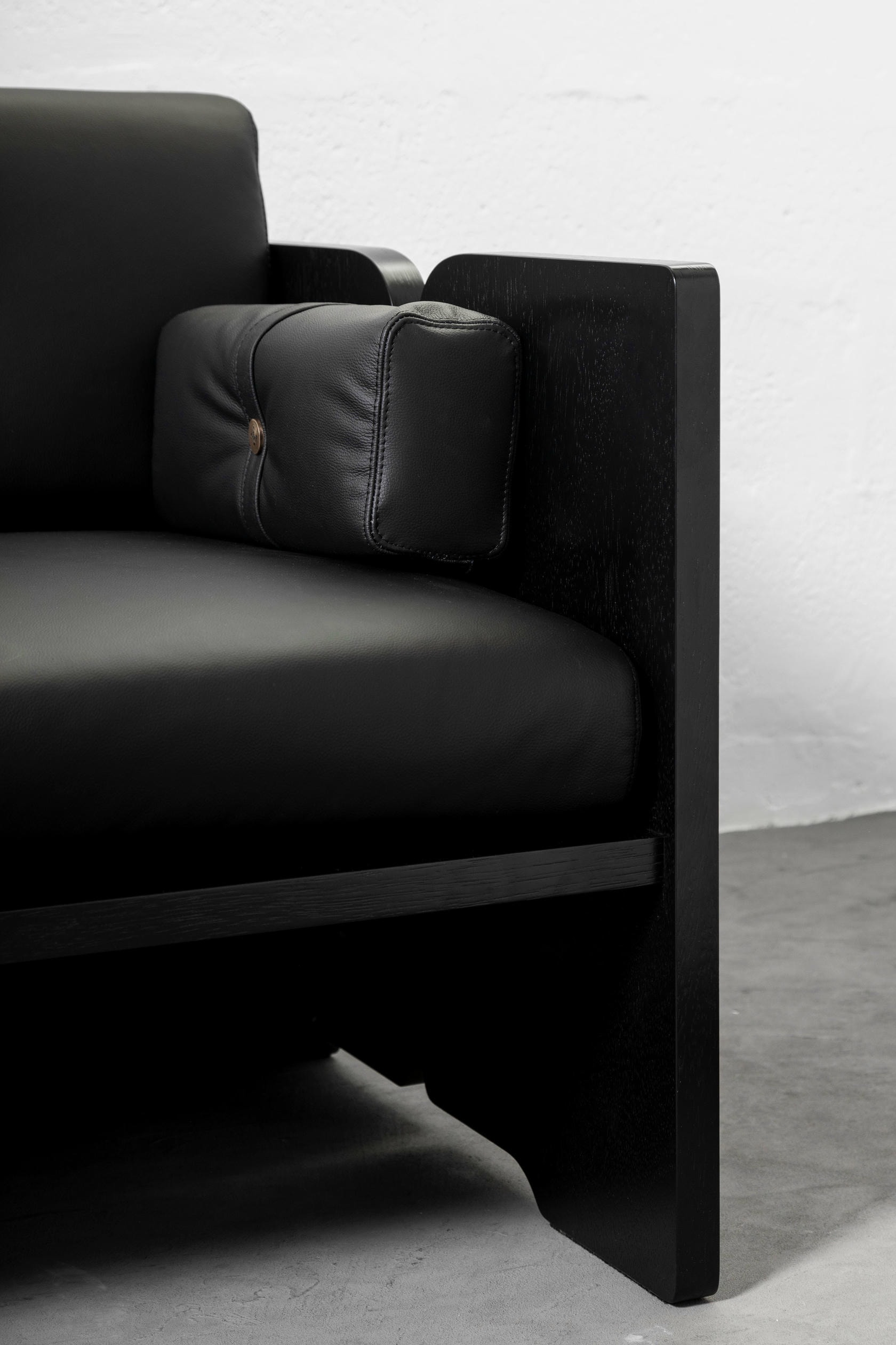 Perfidia 3 Seater Sofa in Ébano Wood, Leather & Aged Brass by Estudio Andean 4