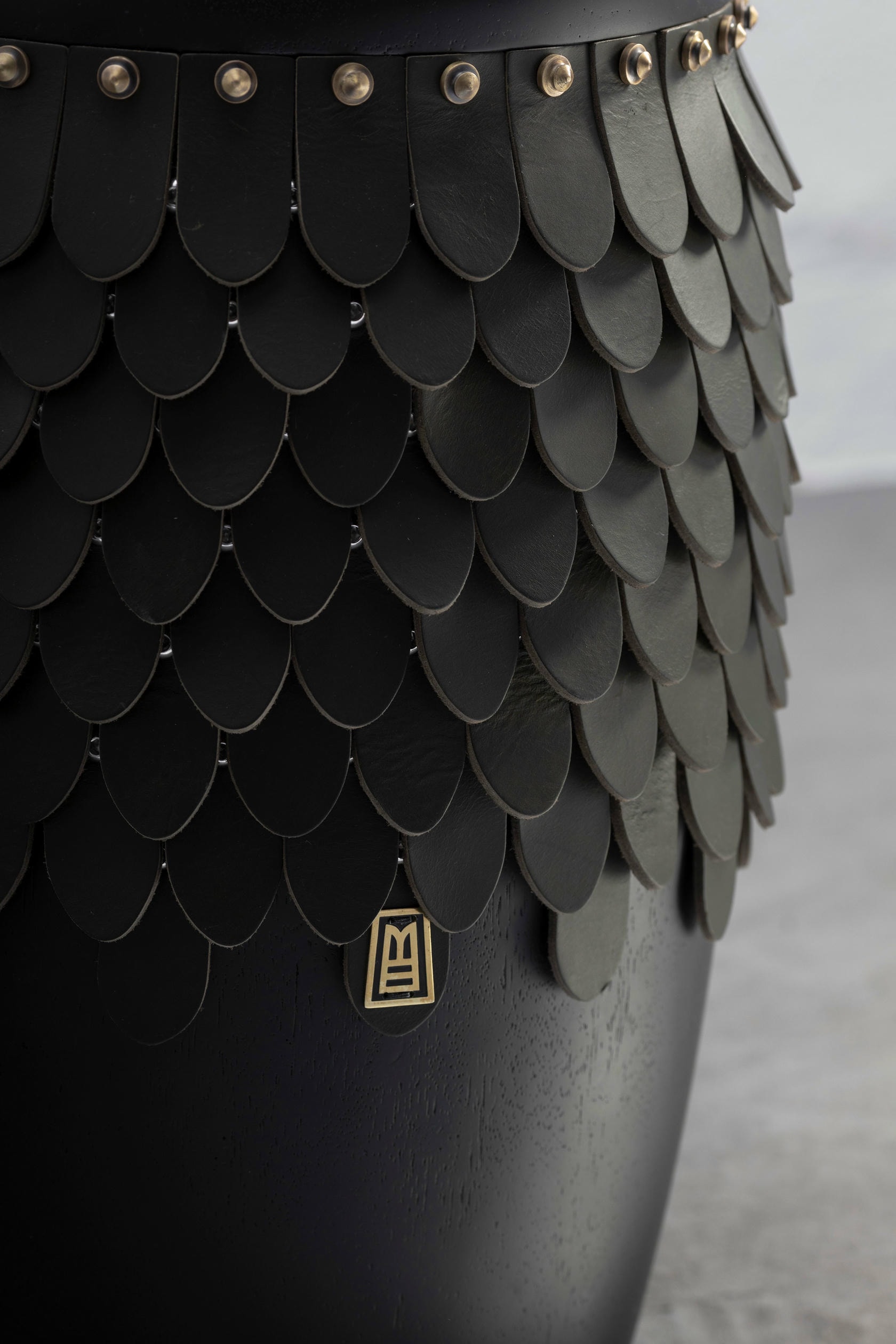 Sitiera Stool in Solid Wood, Olivo Thick Leather & Aged Bronze by Estudio Andean 4
