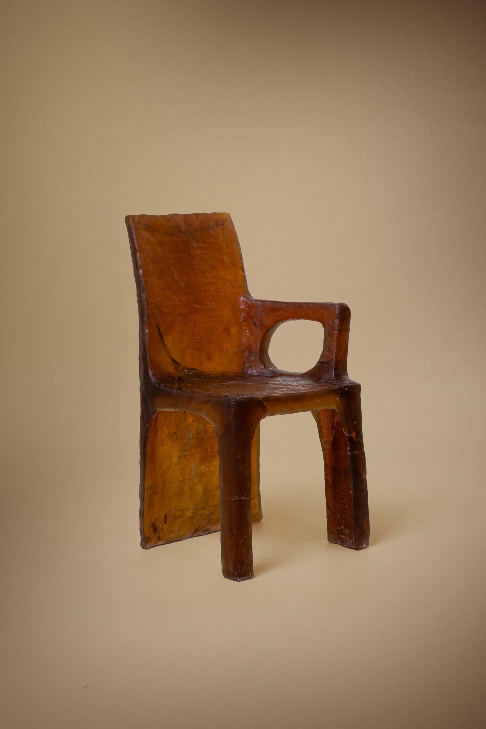 Materia Colectiva III Resin Chair by Marcela Cure 2