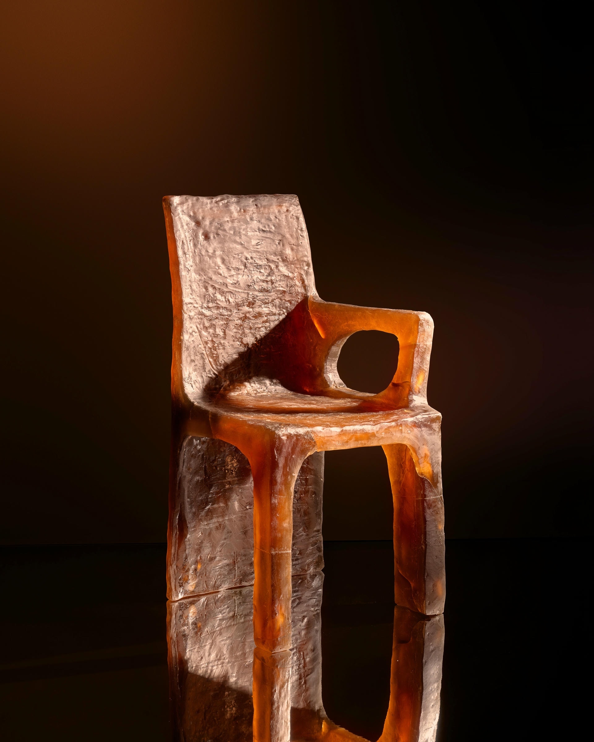 Materia Colectiva III Resin Chair by Marcela Cure 4
