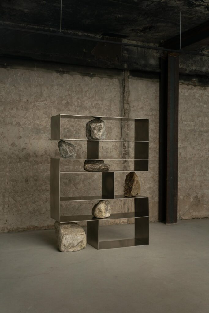 lee sisan proportions of stone shelf 01 galerie philia 01