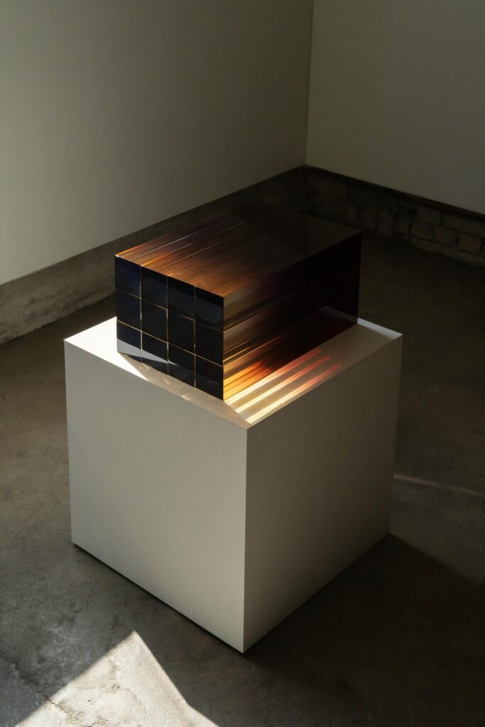 saerom yoon object floor installation galerie philia 01