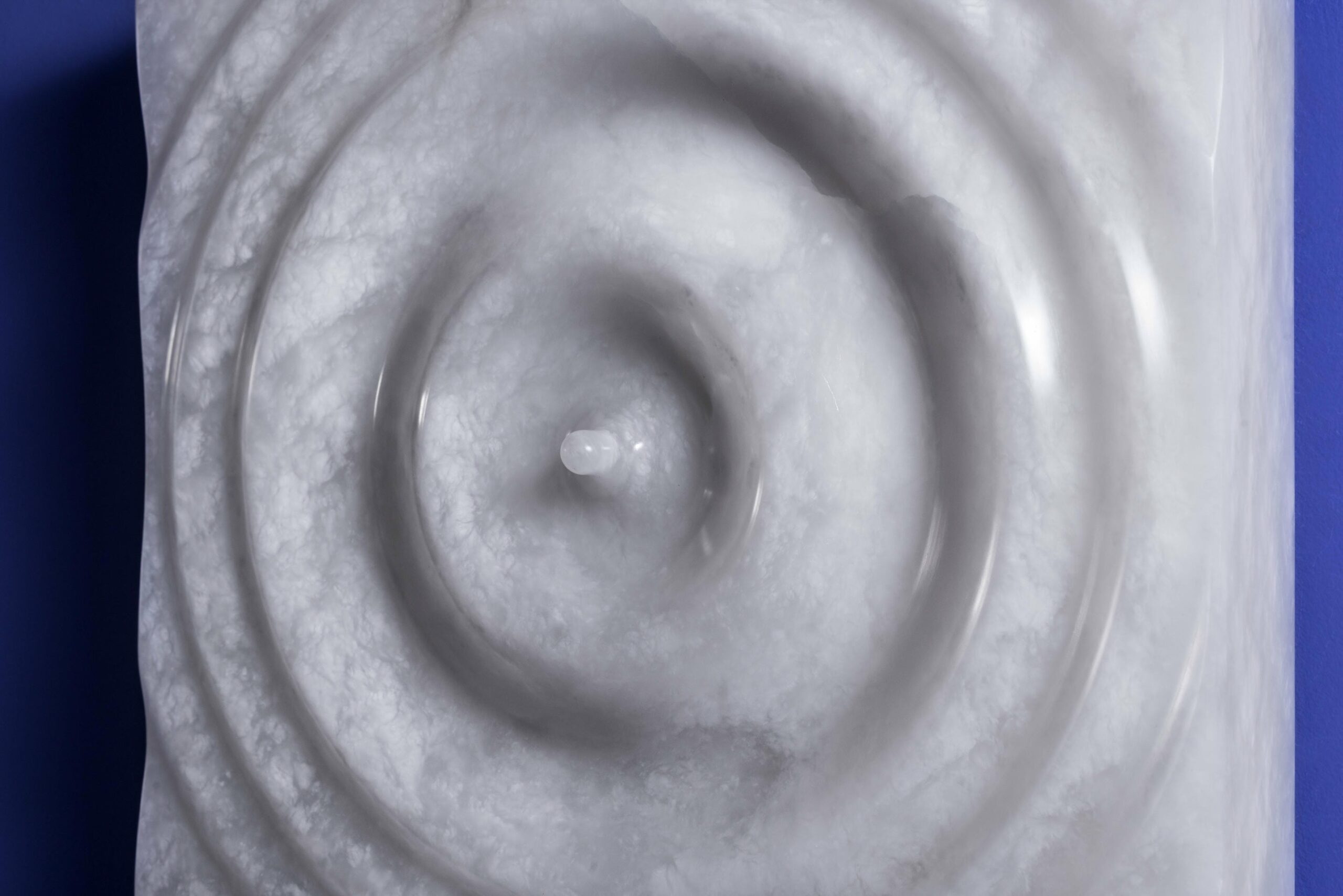 Aqua Fossil Drop Light Wall Sculpture in Alabaster by Amarist Studio 3