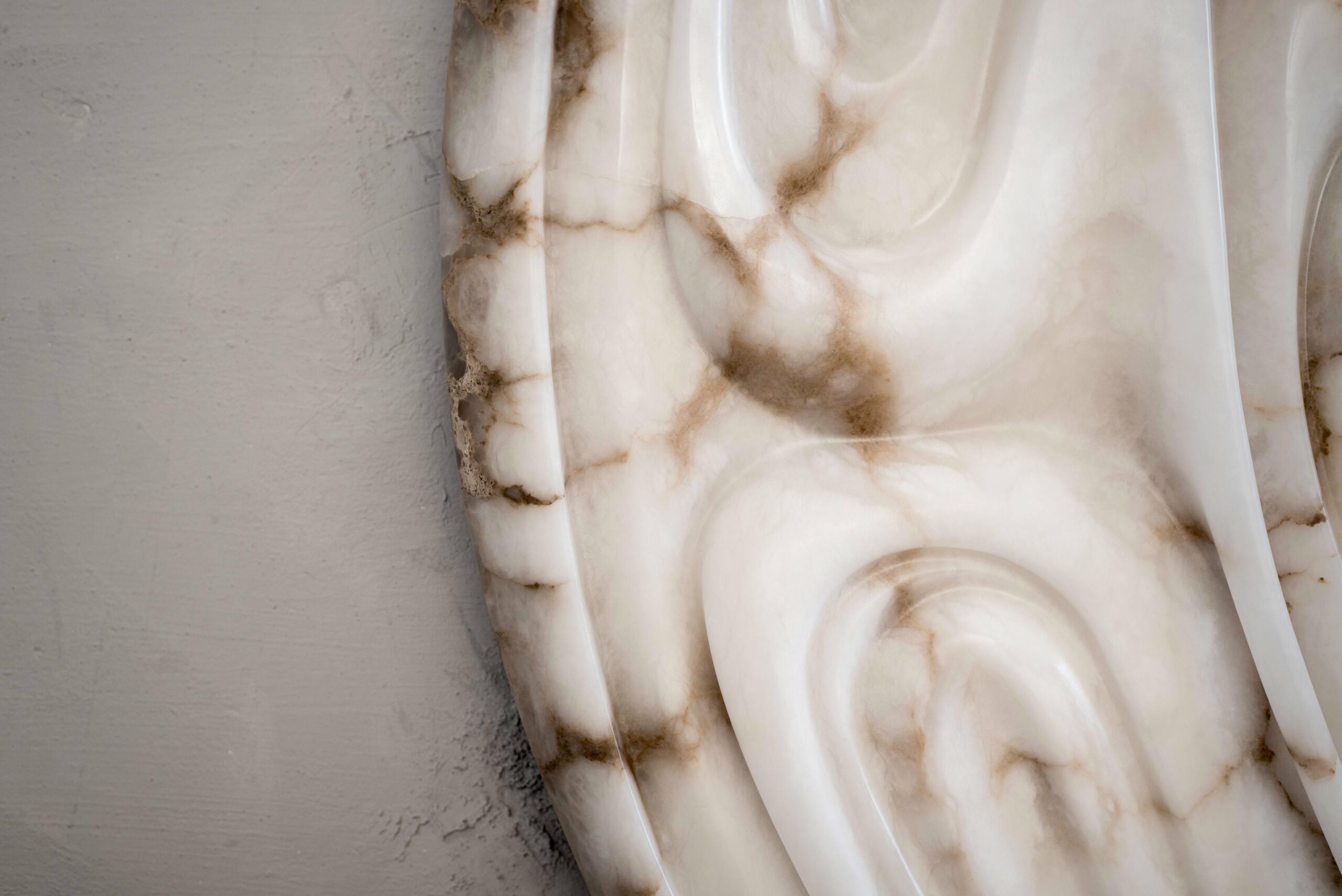 Fossil Moon Large Wall Mirror in Alabaster & Glass Mirror by Amarist Studio 4
