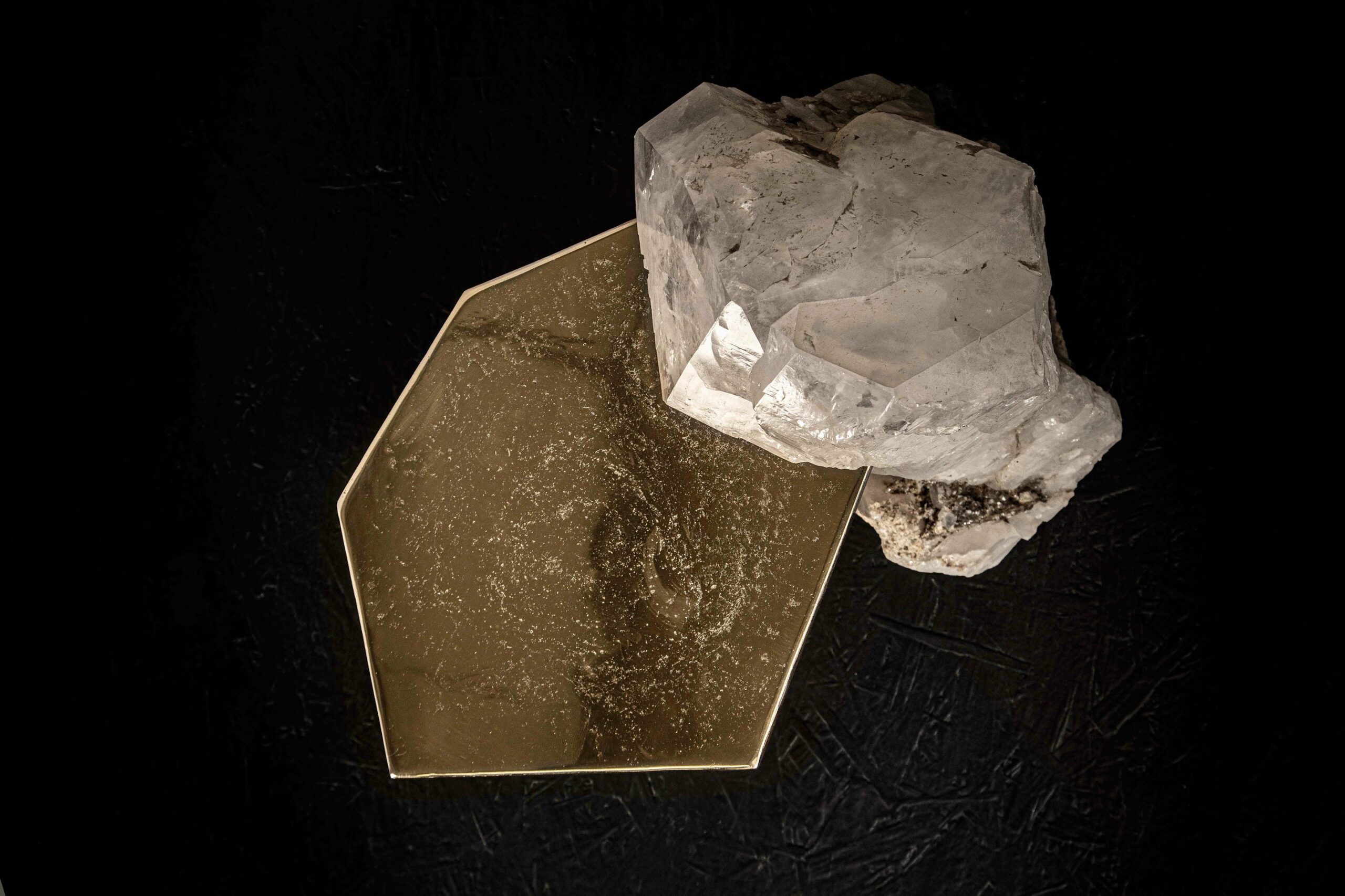 Ialino One Of A Kind Sculptural Coffee Table in Crystal & Quartz by Alex Turco 5
