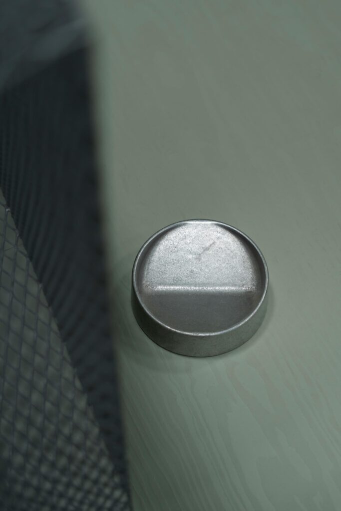 henry wilson aluminum vide poche rond xl galerie philia 01