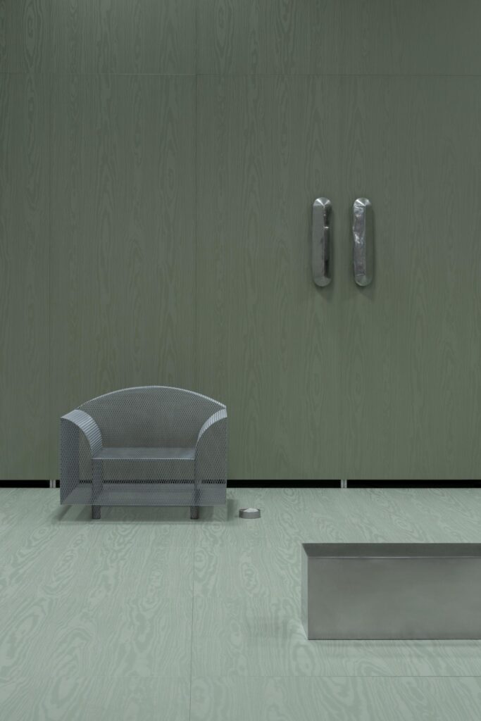 shiro kuramata wire mesh chair philia 01