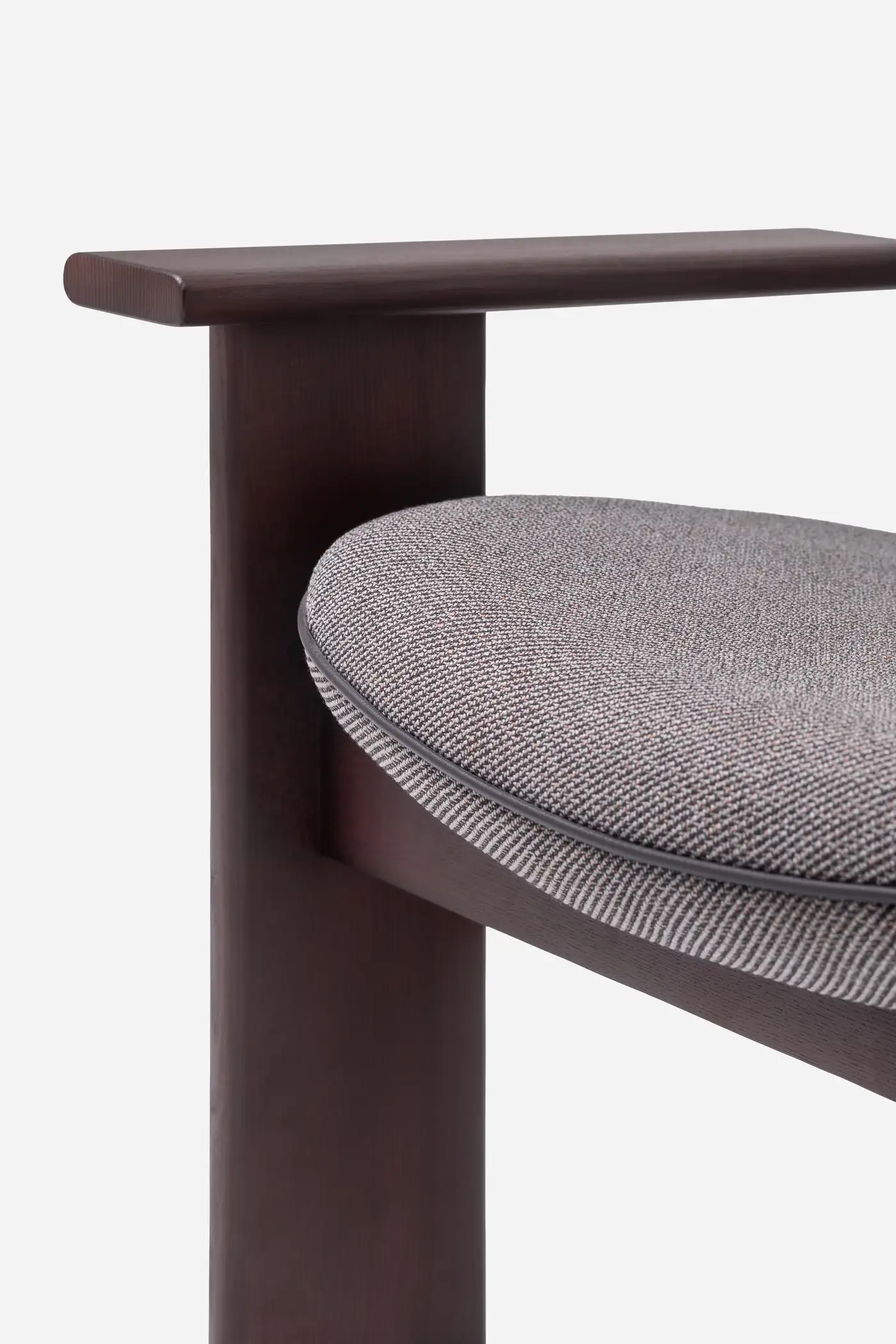 Archipen Lounge Chair by NOOM 15