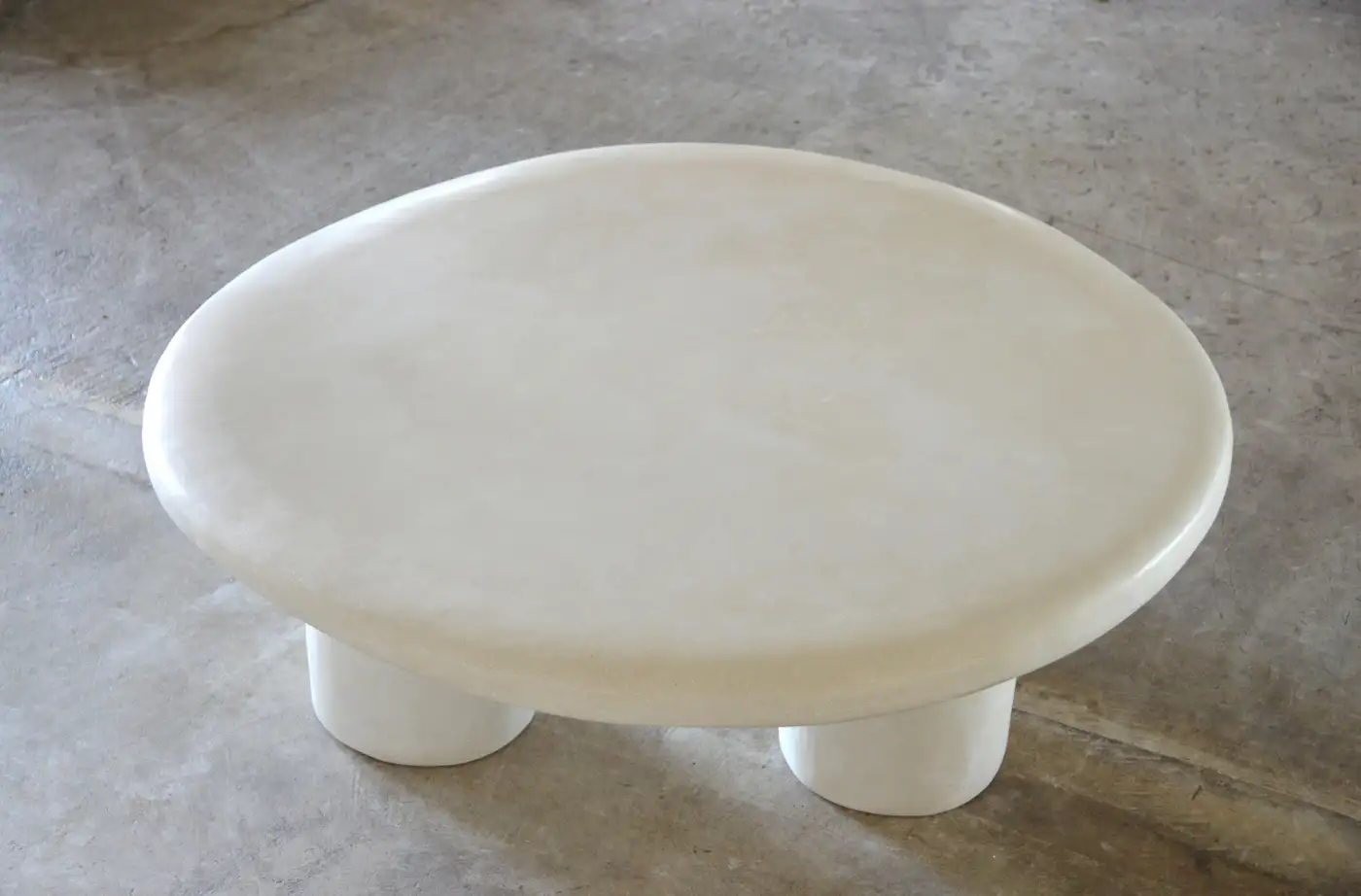 Elefante Unique Round Coffee Table in Cement by Studio Noon 3