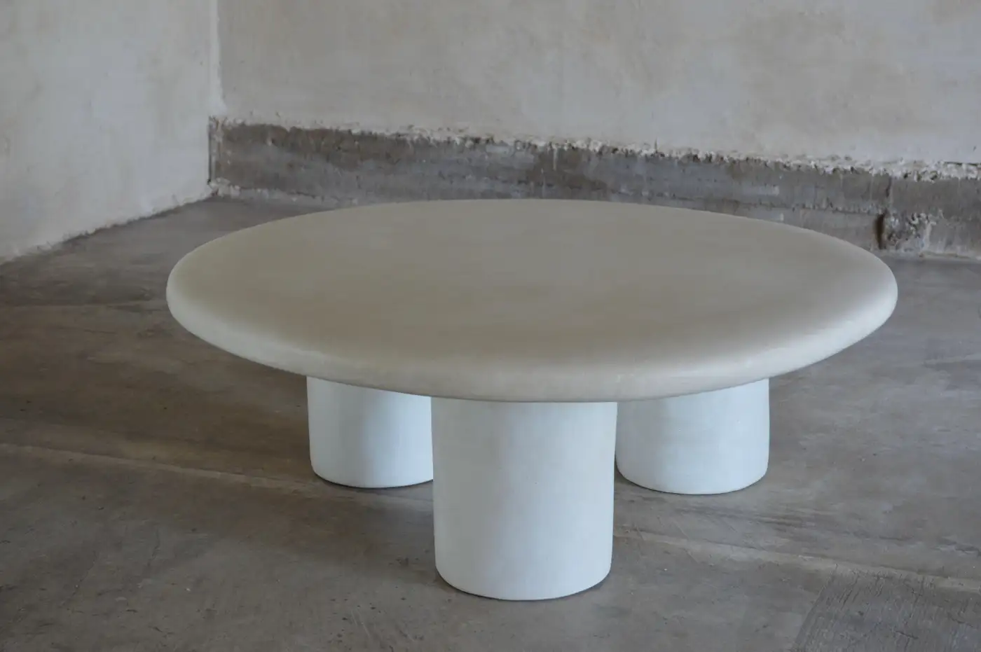 Elefante Unique Round Coffee Table in Cement by Studio Noon 5