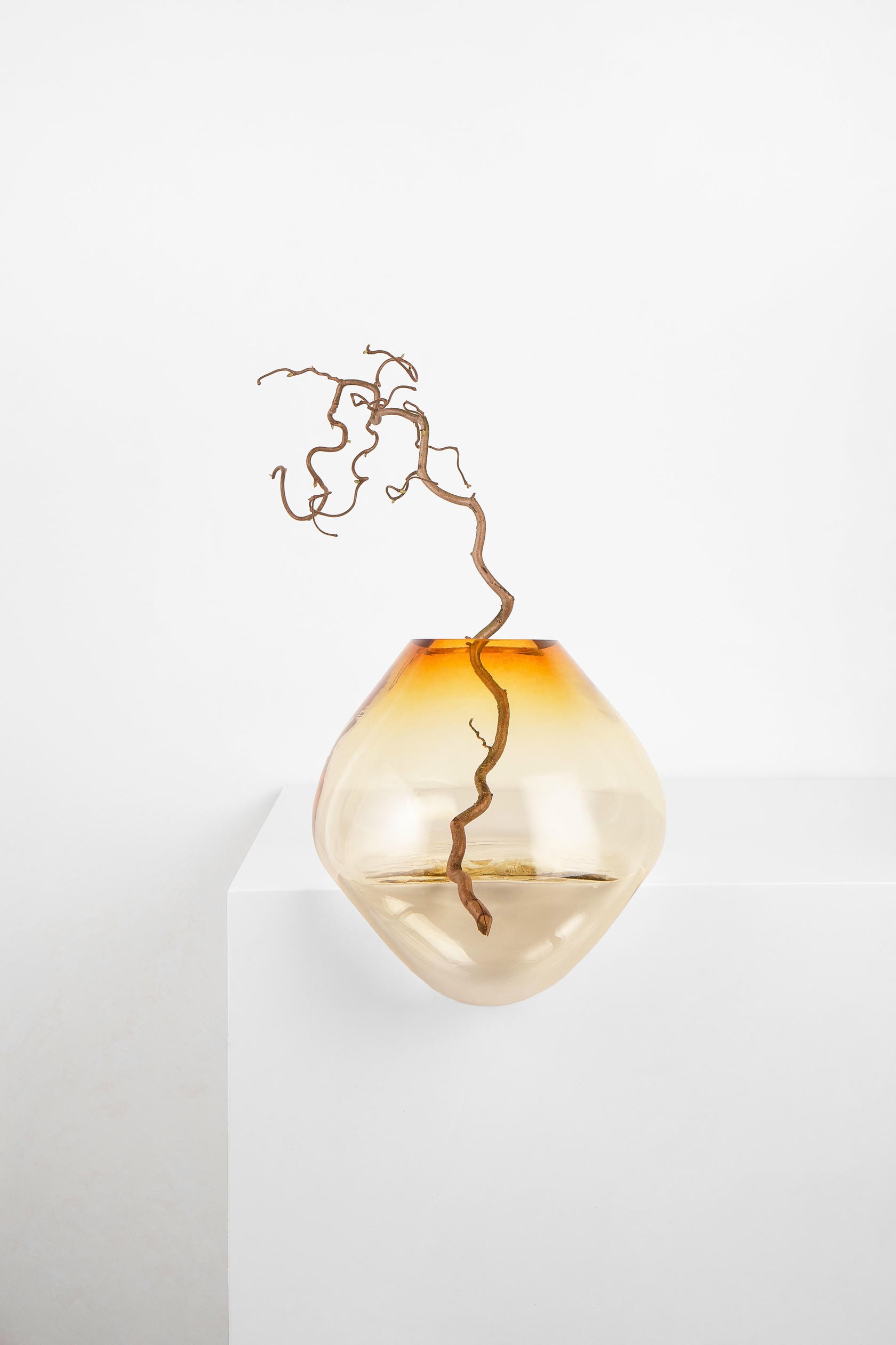 Gutta Vase CS1 by NOOM 4