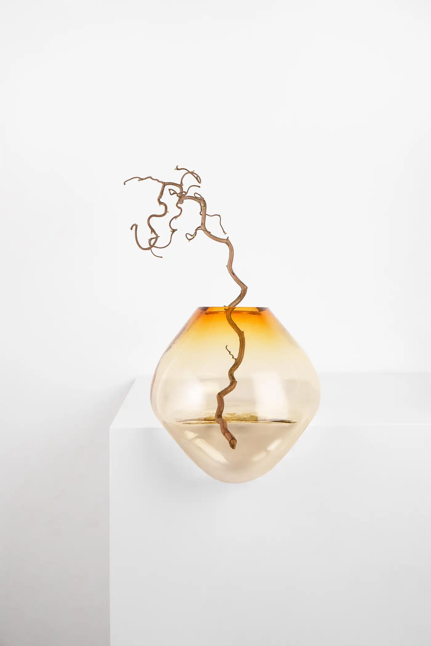 Gutta Vase CS1 by NOOM 4