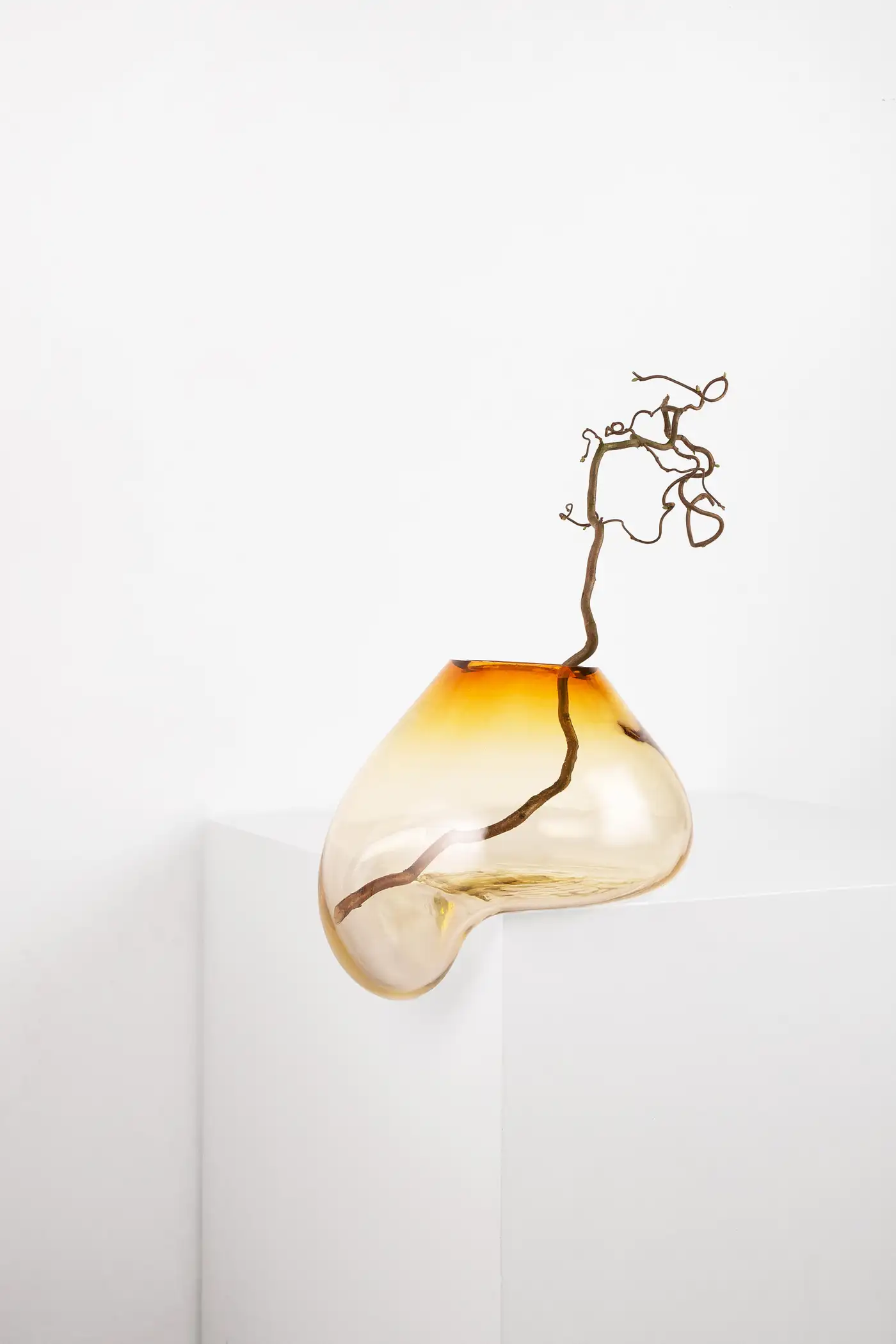 Gutta Vase CS1 by NOOM 5