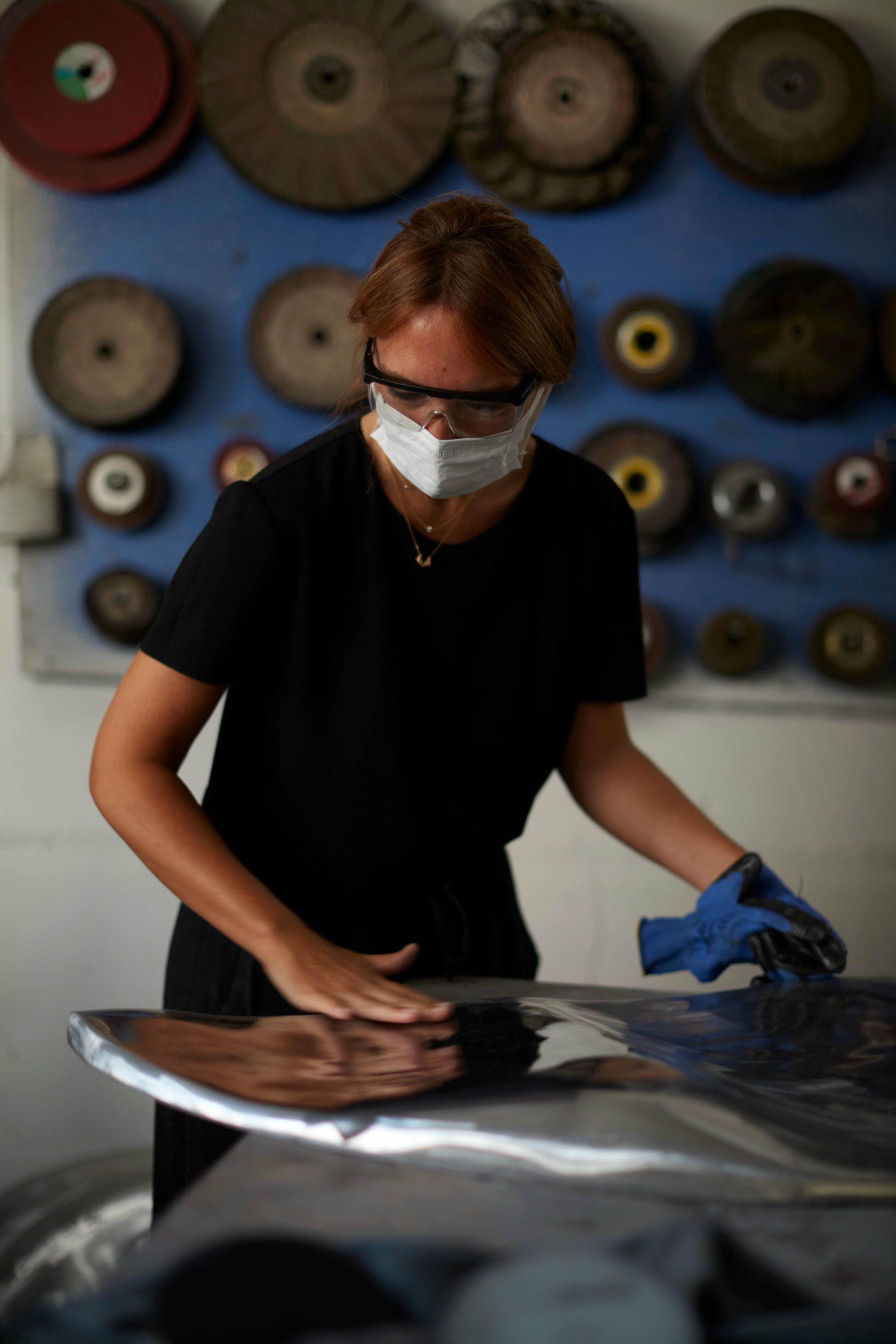 Mime II Unique Round Wall Mirror in Plated Cast Aluminum by Studio Ayse Demir 9